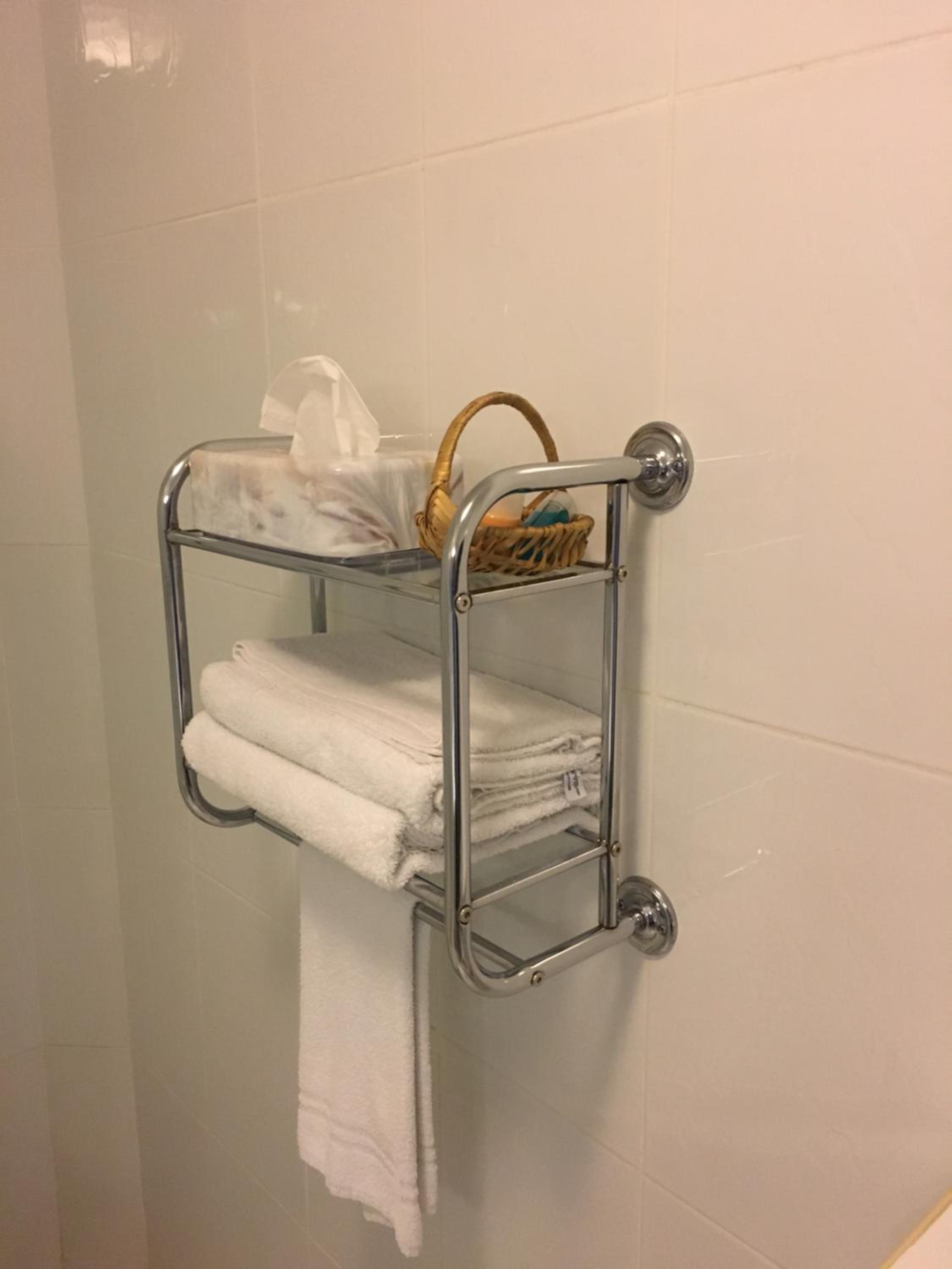 Deluxe Double Room (2 Adults + 1 Child)