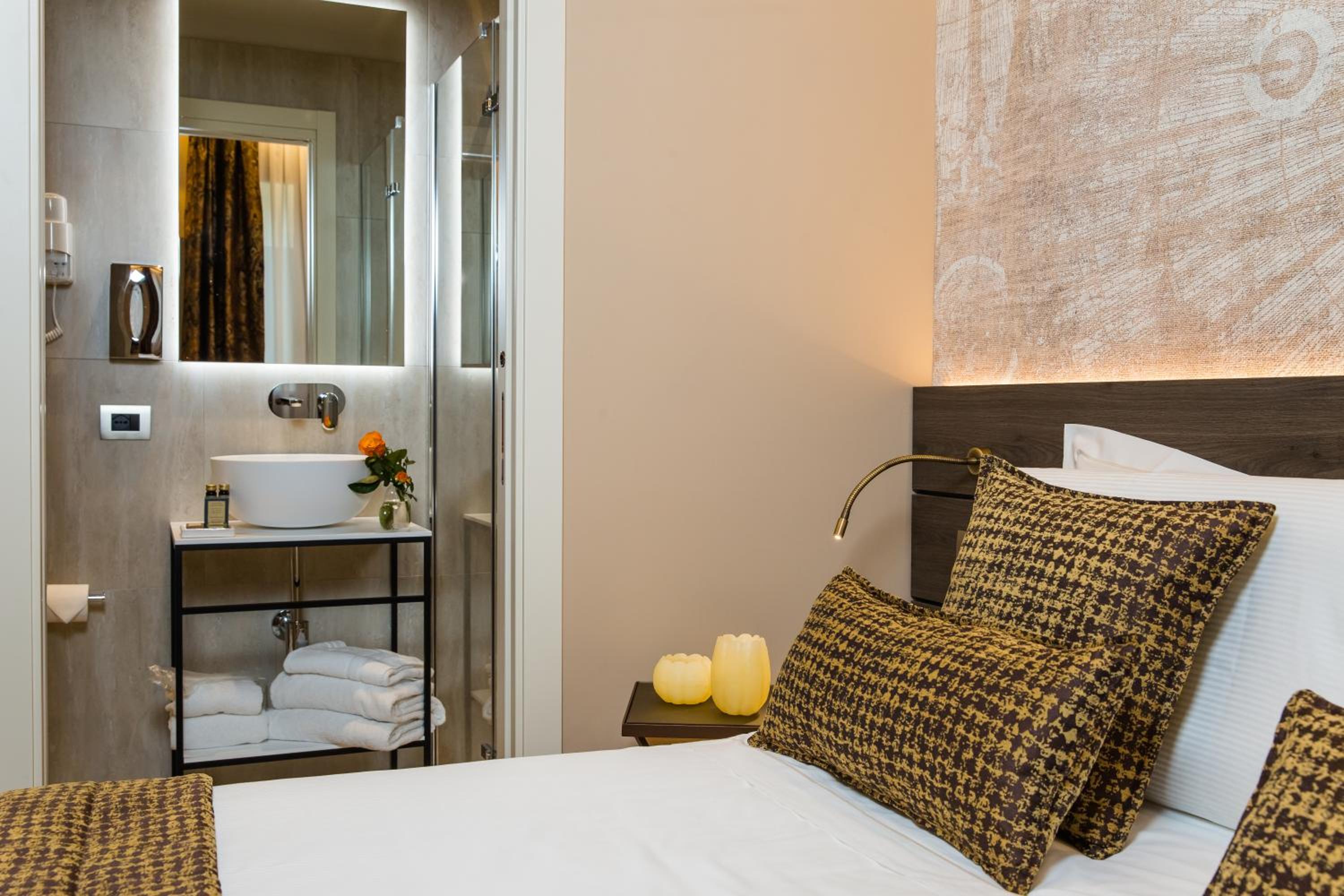 Double or Twin Room photo 3