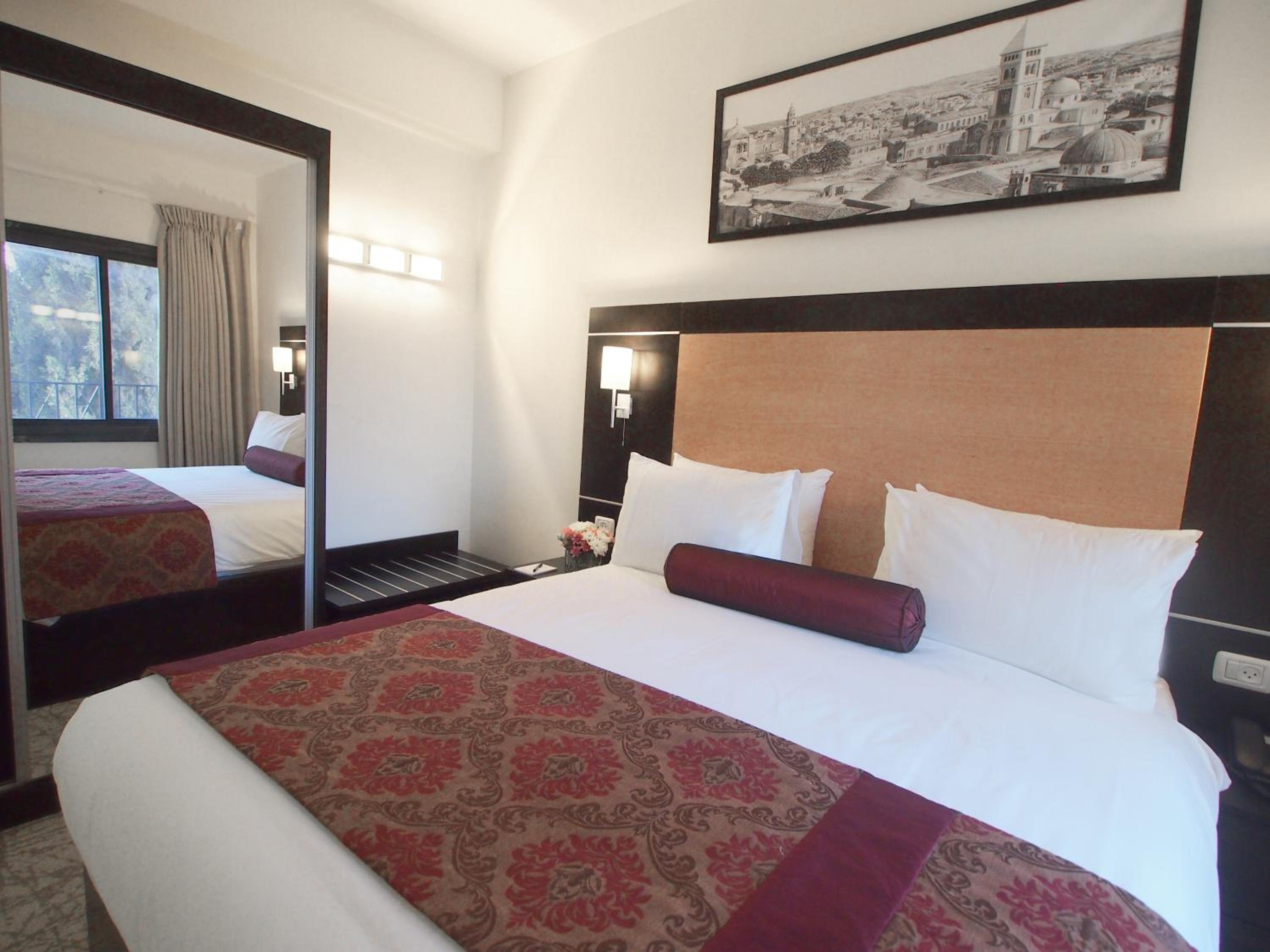 Standard Double Room - Photo 8