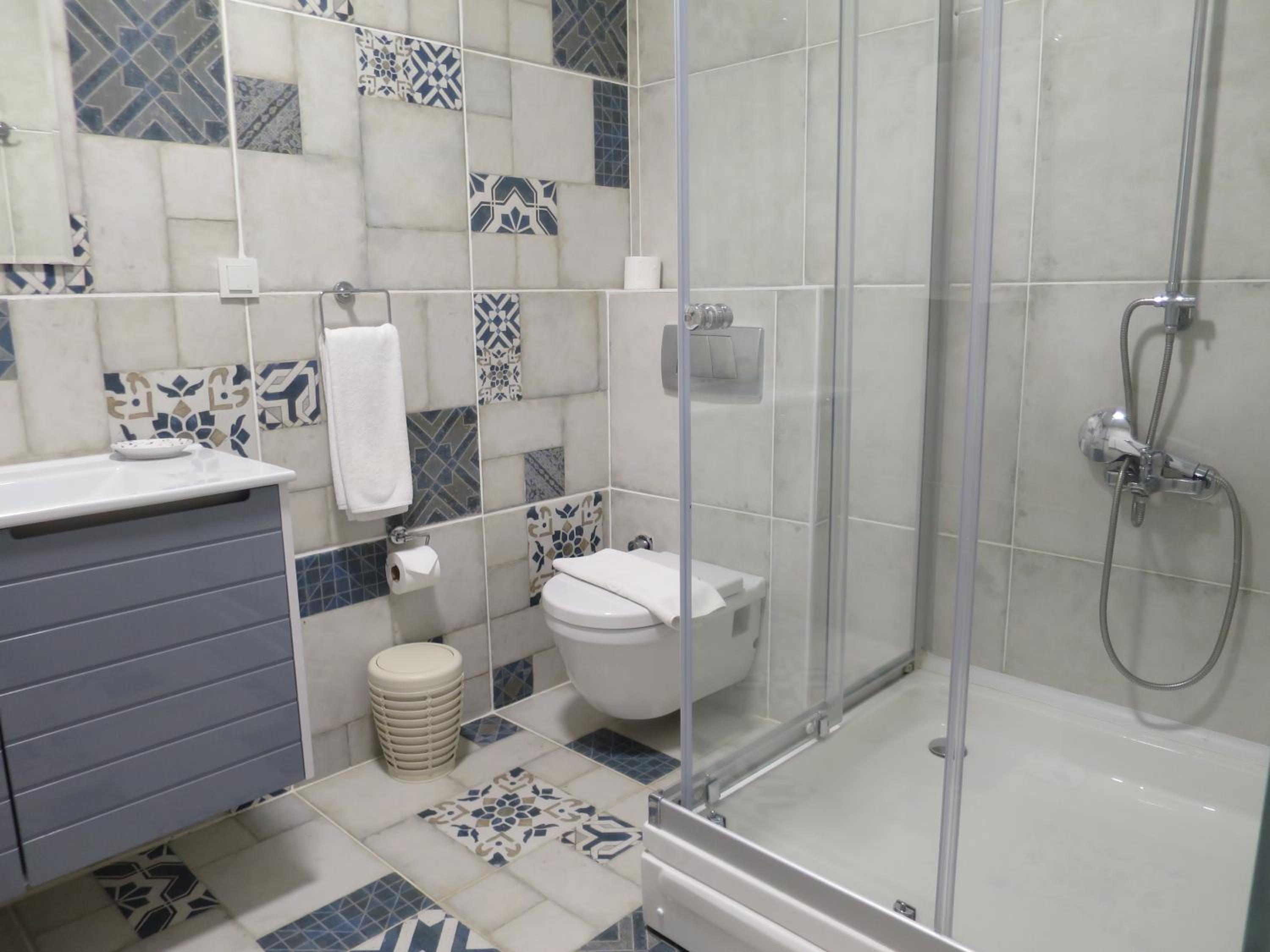 Superior Double or Twin Room - Photo 10