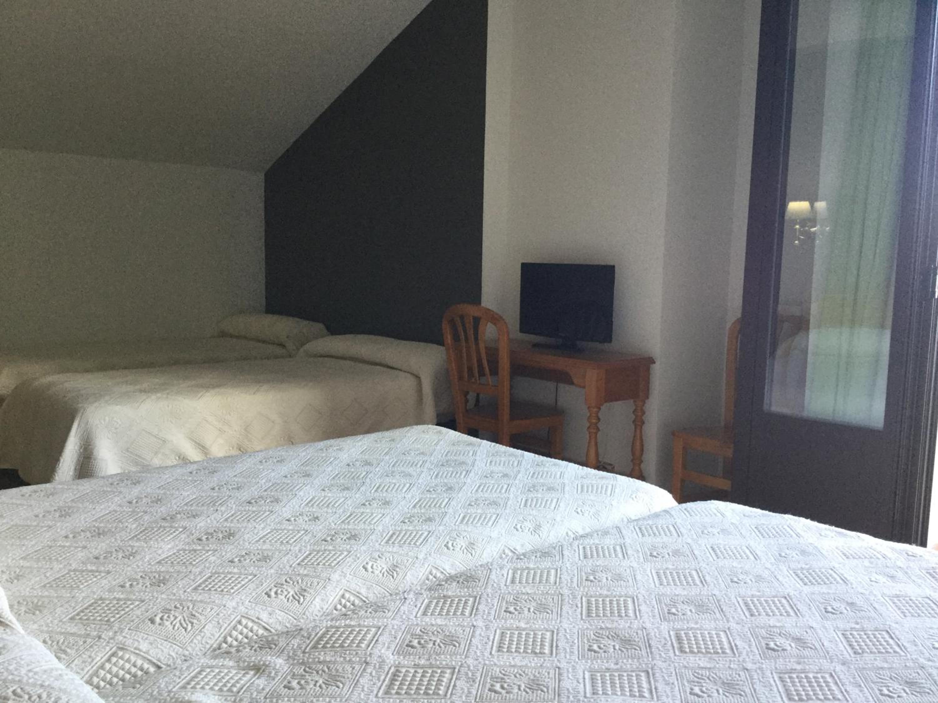 Classic Quadruple Room photo 3