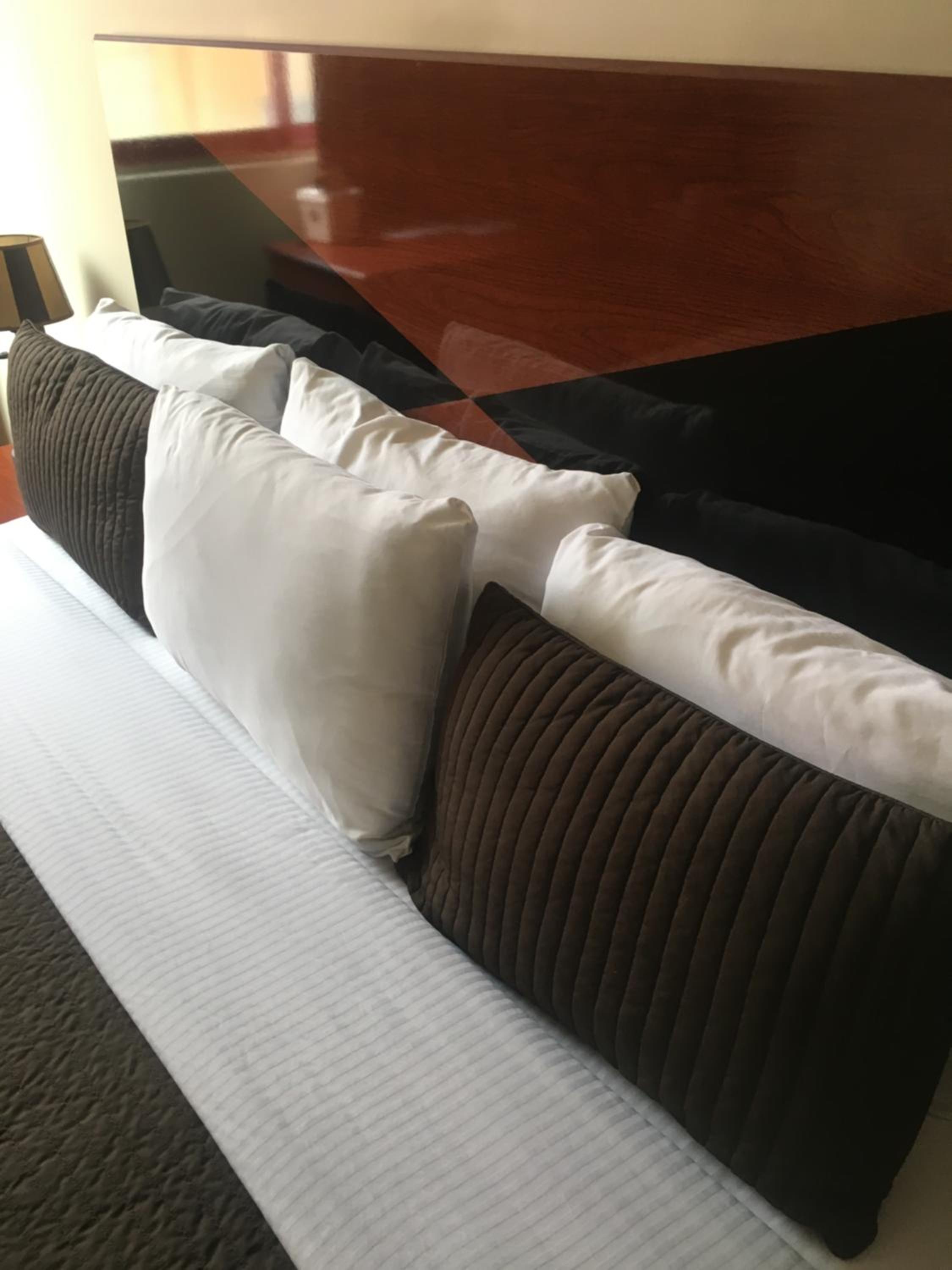 Standard King Room photo 2