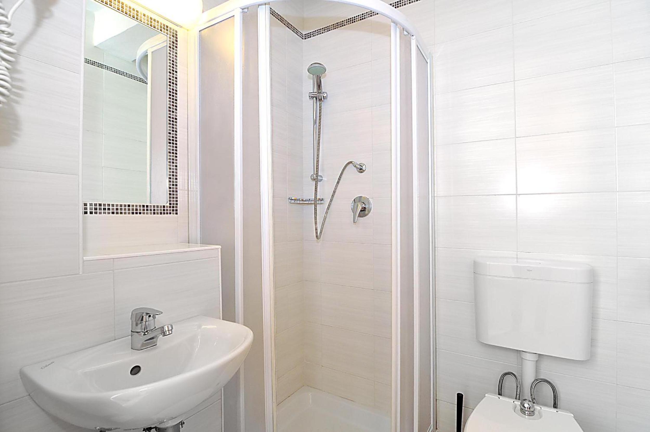Single Room with Balcony and Side Sea View photo 2
