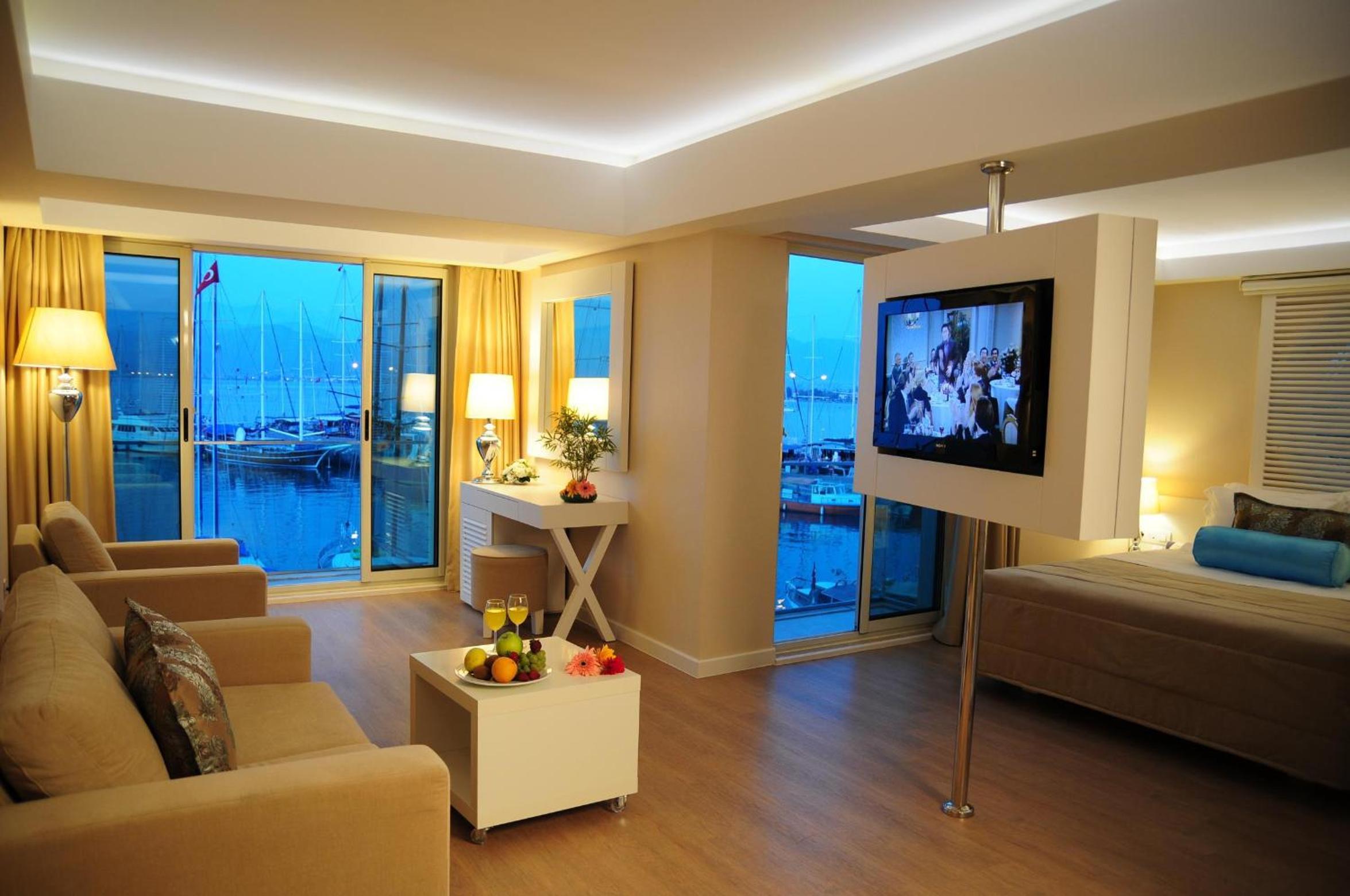 Suite with Sea View thumbnail 5