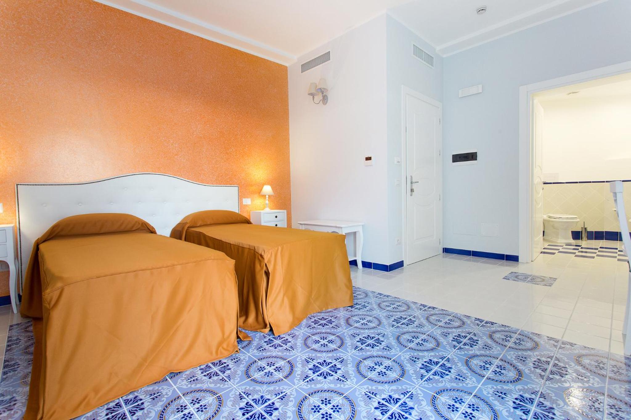 Standard Double Room - Photo 19