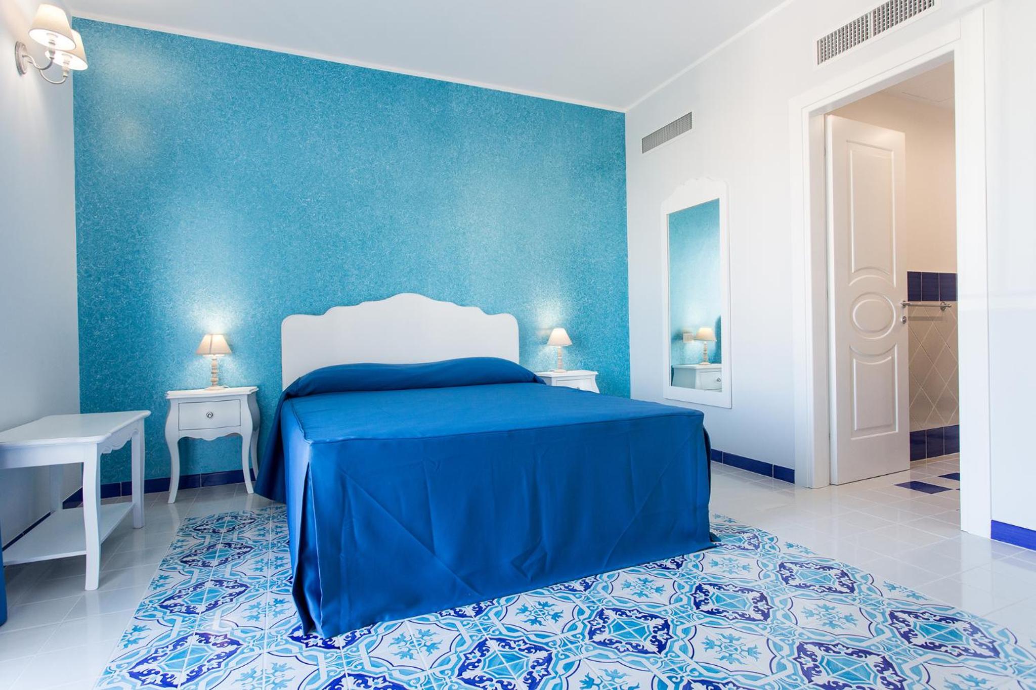 Standard Double Room - Photo 9