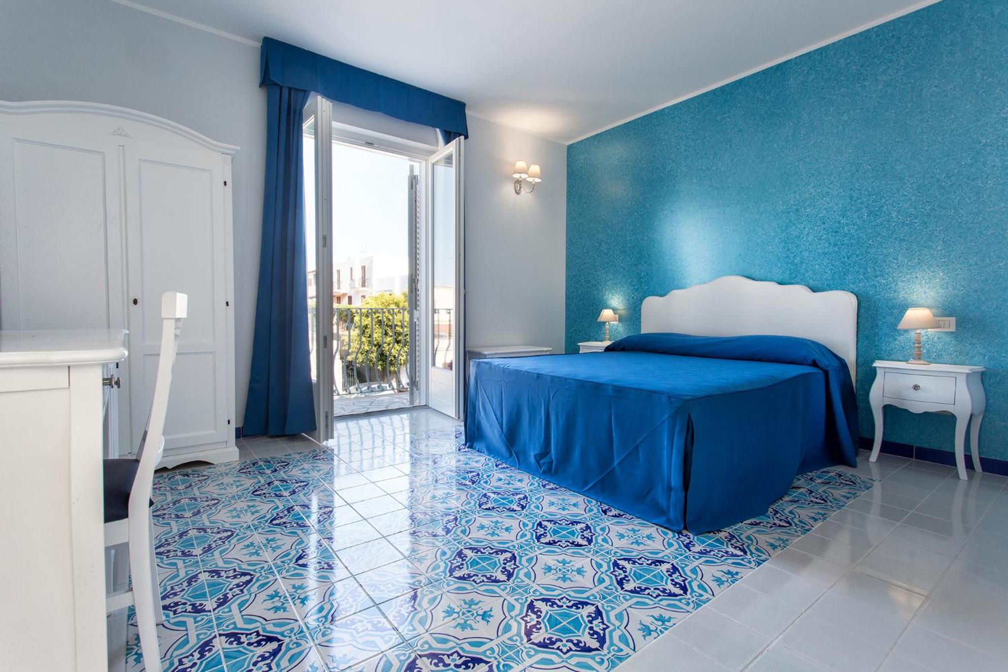 Standard Double Room - Photo 8