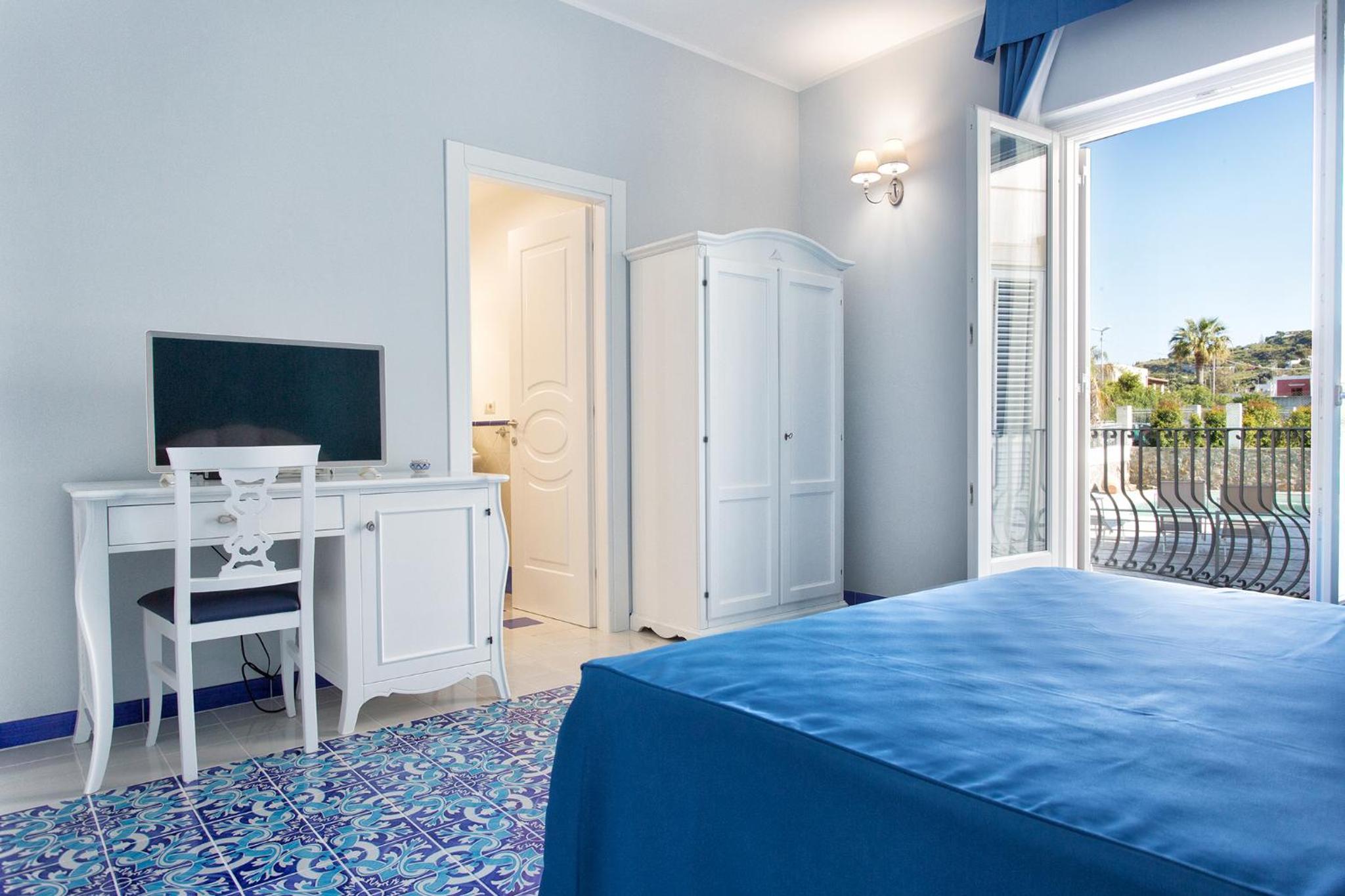 Standard Double Room - Photo 7