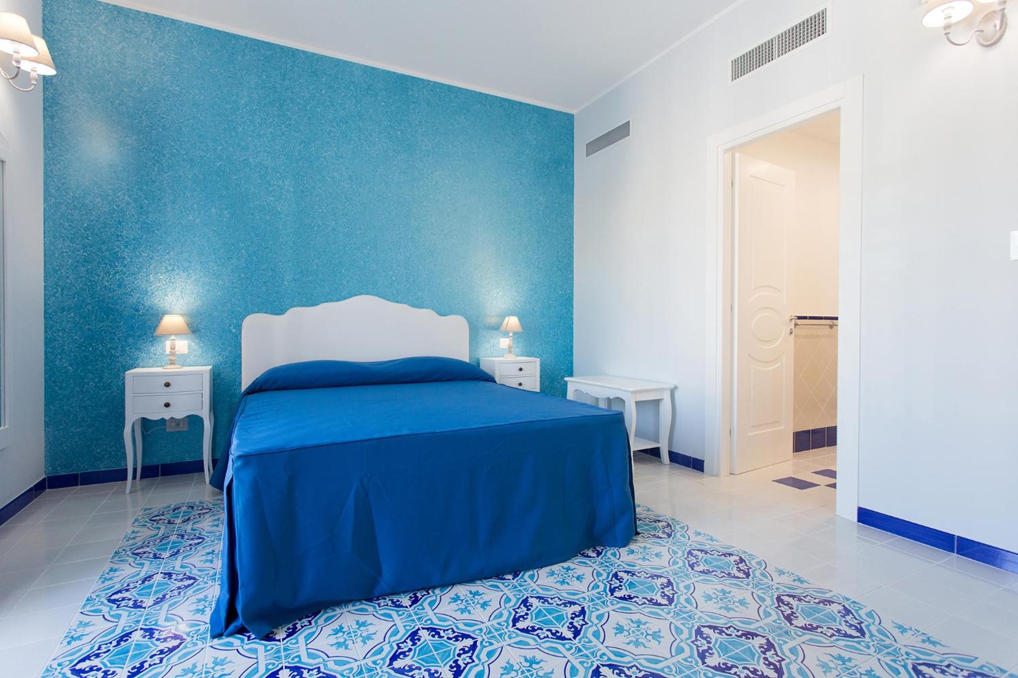 Standard Double Room - Photo 25