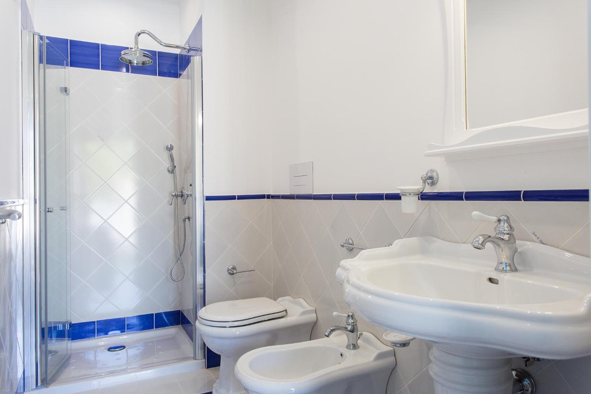 Standard Double Room - Photo 24