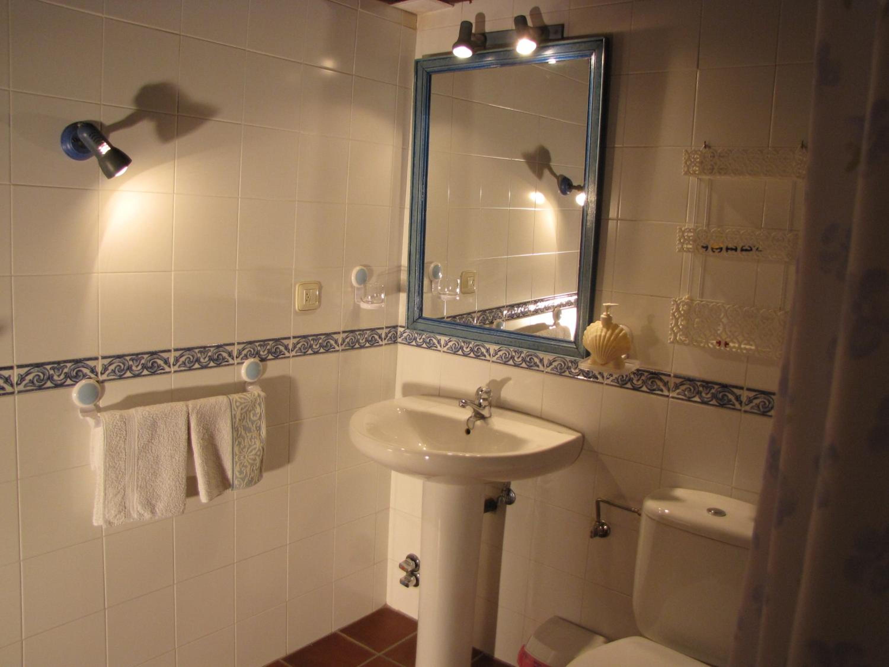 Five-Bedroom House photo 2