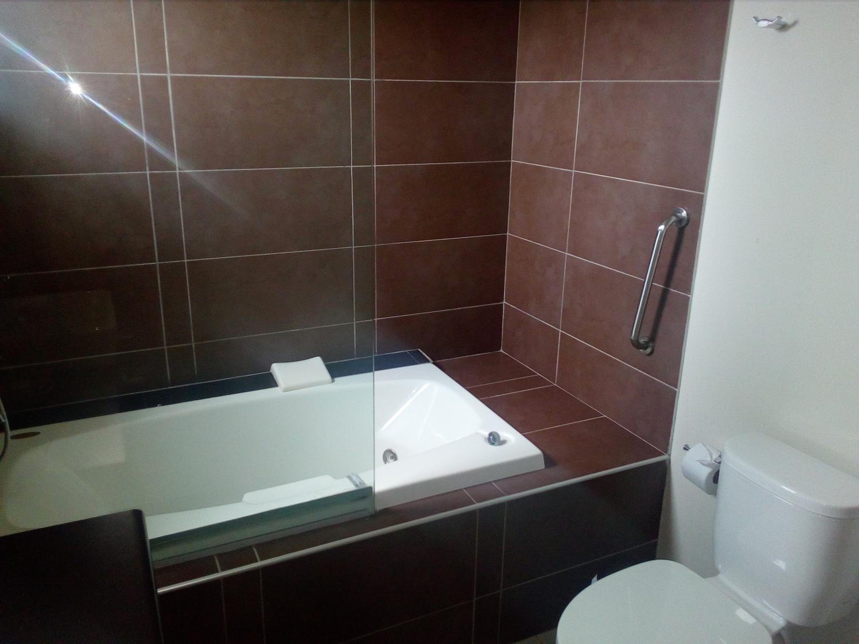 Junior Suite with Pool View photo 2