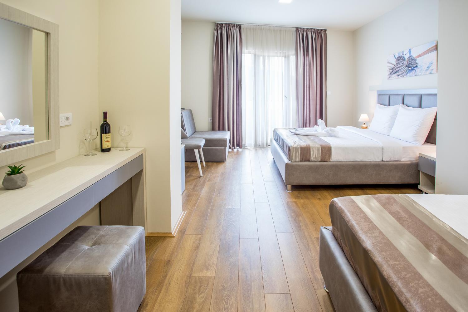 Superior Quadruple Room - Photo 1