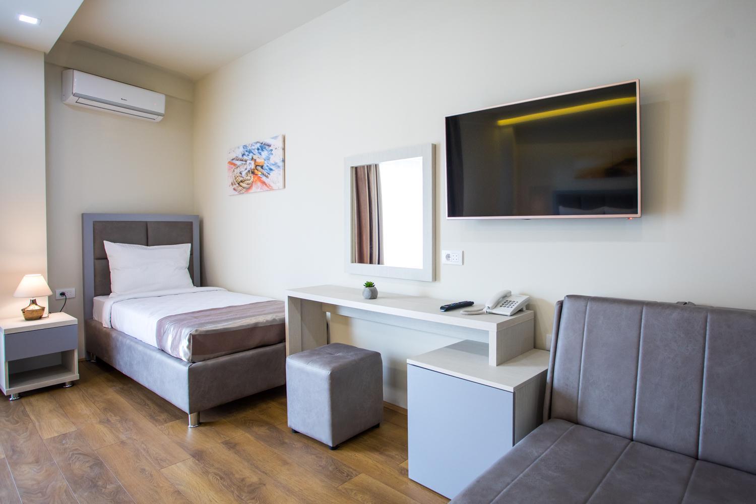 Superior Quadruple Room - Photo 5