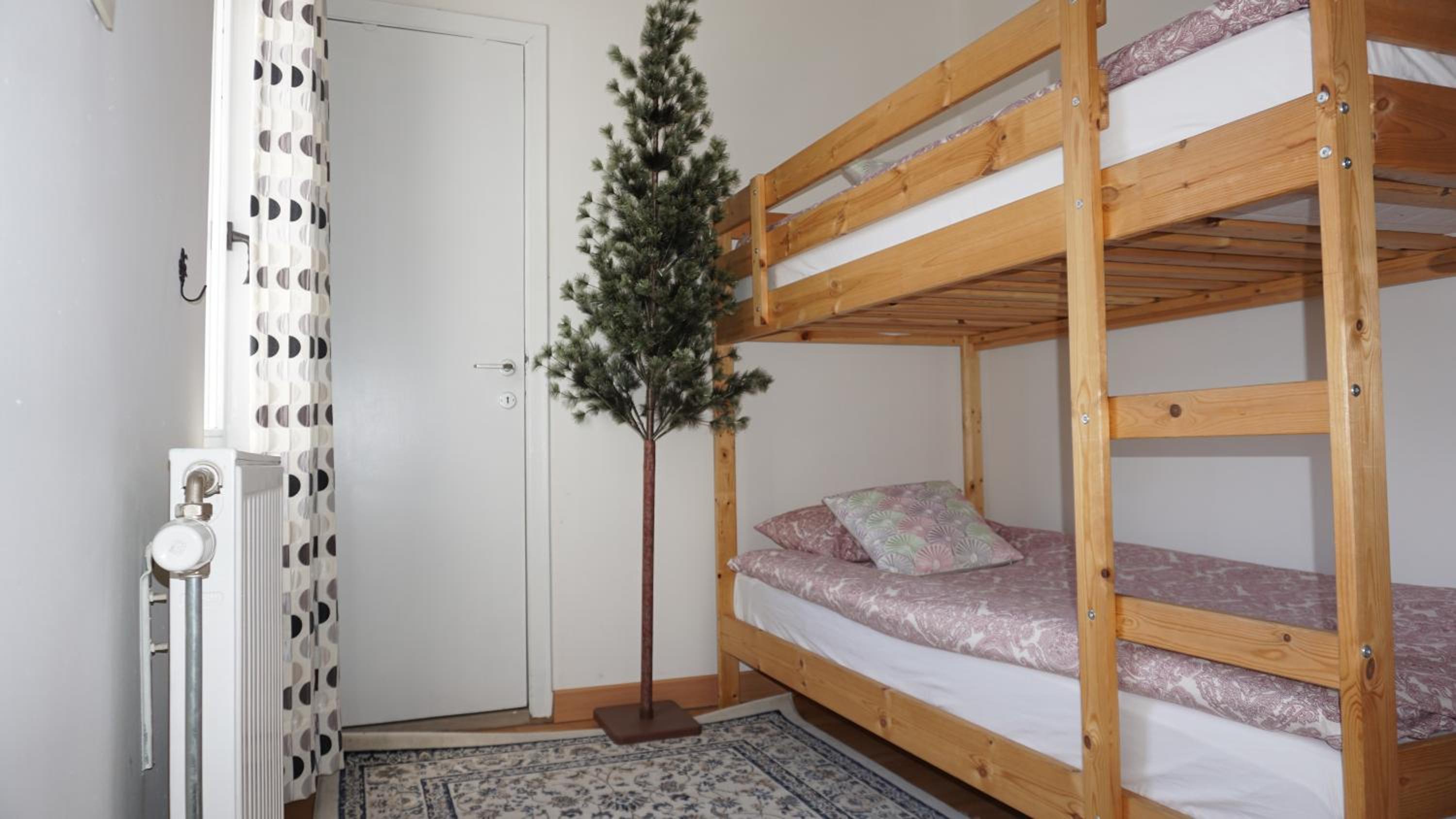 Apartment with Terrace - Photo 3