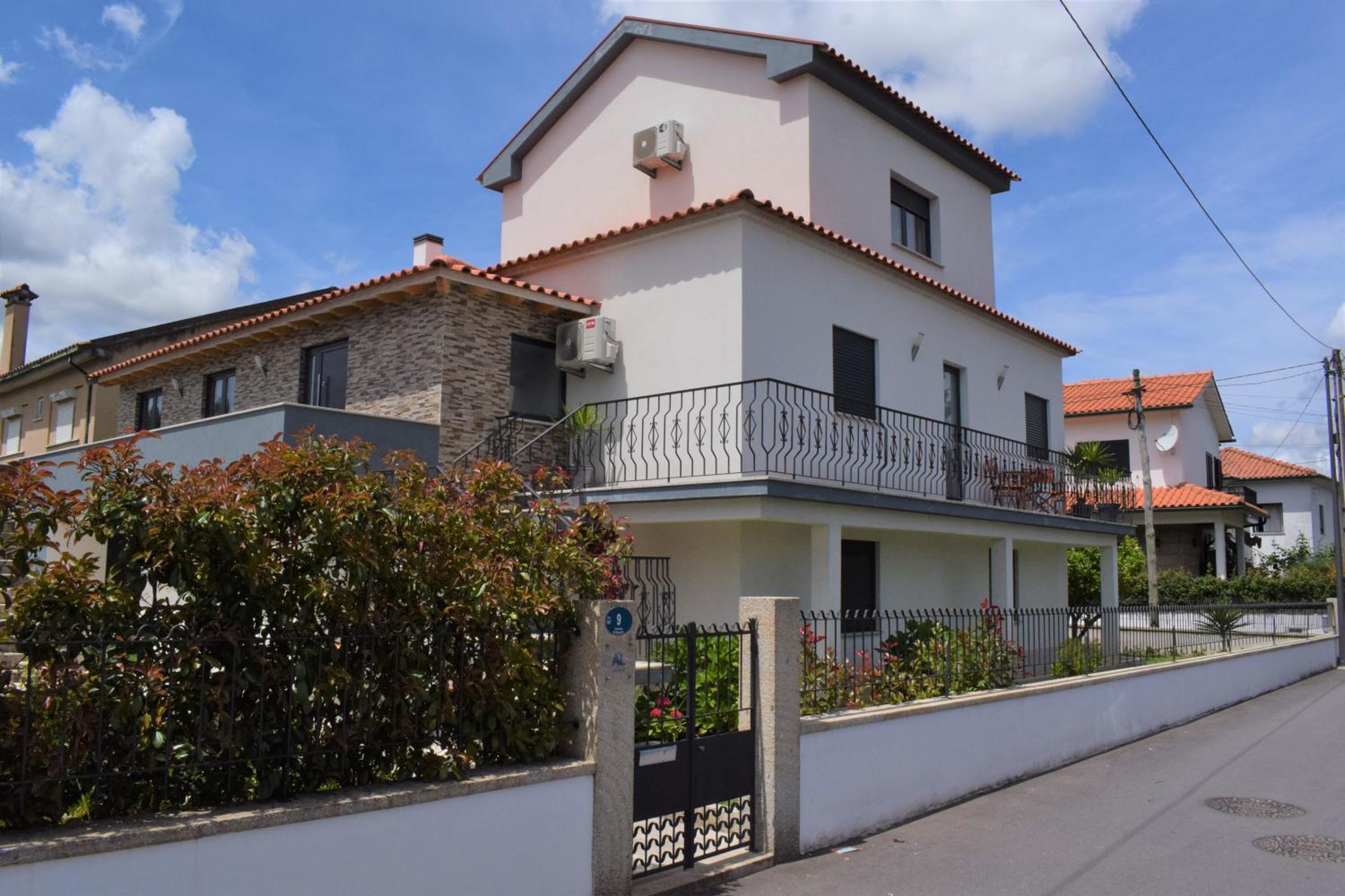 Three-Bedroom House photo 2