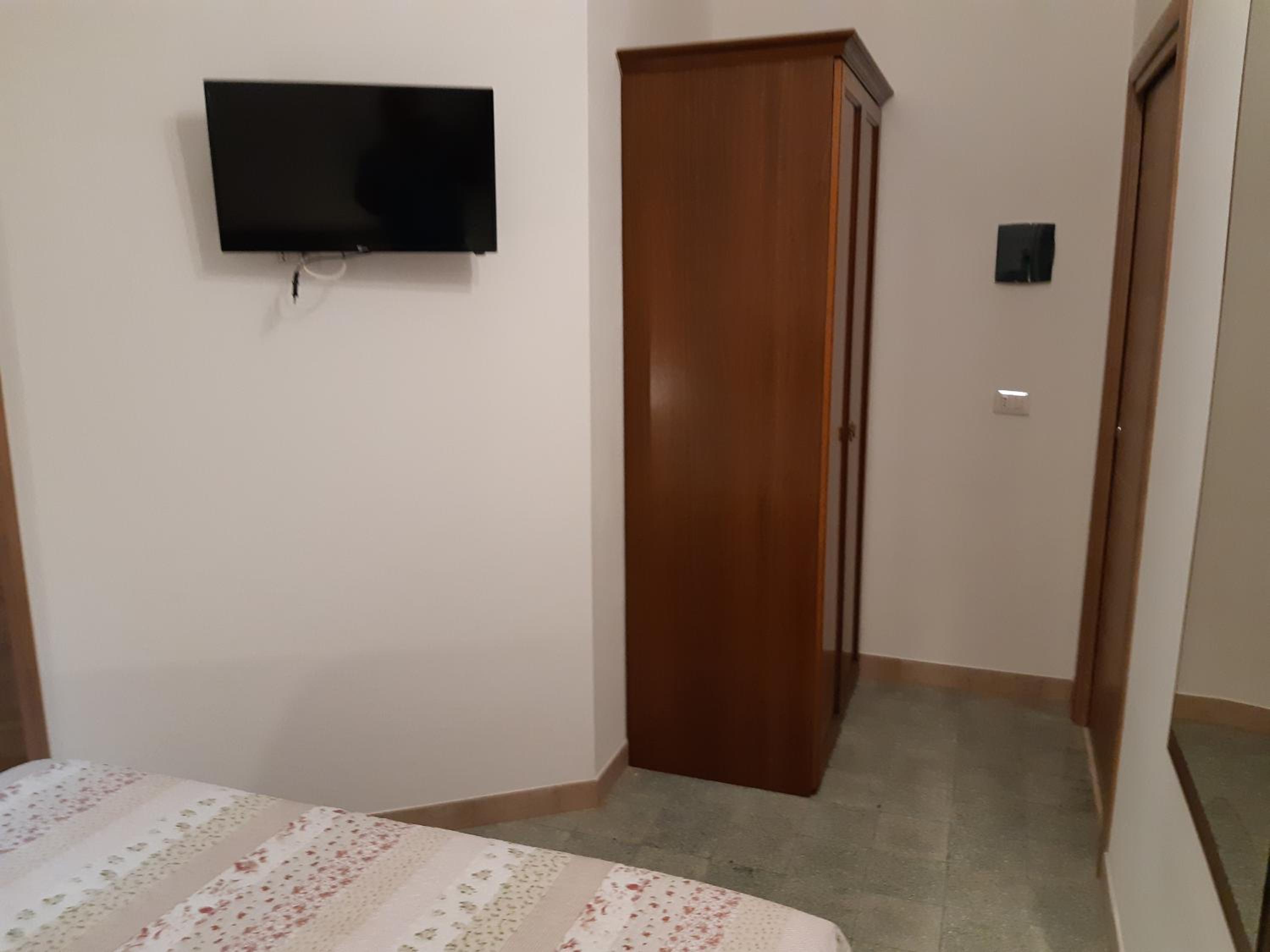 Double Room - Photo 4