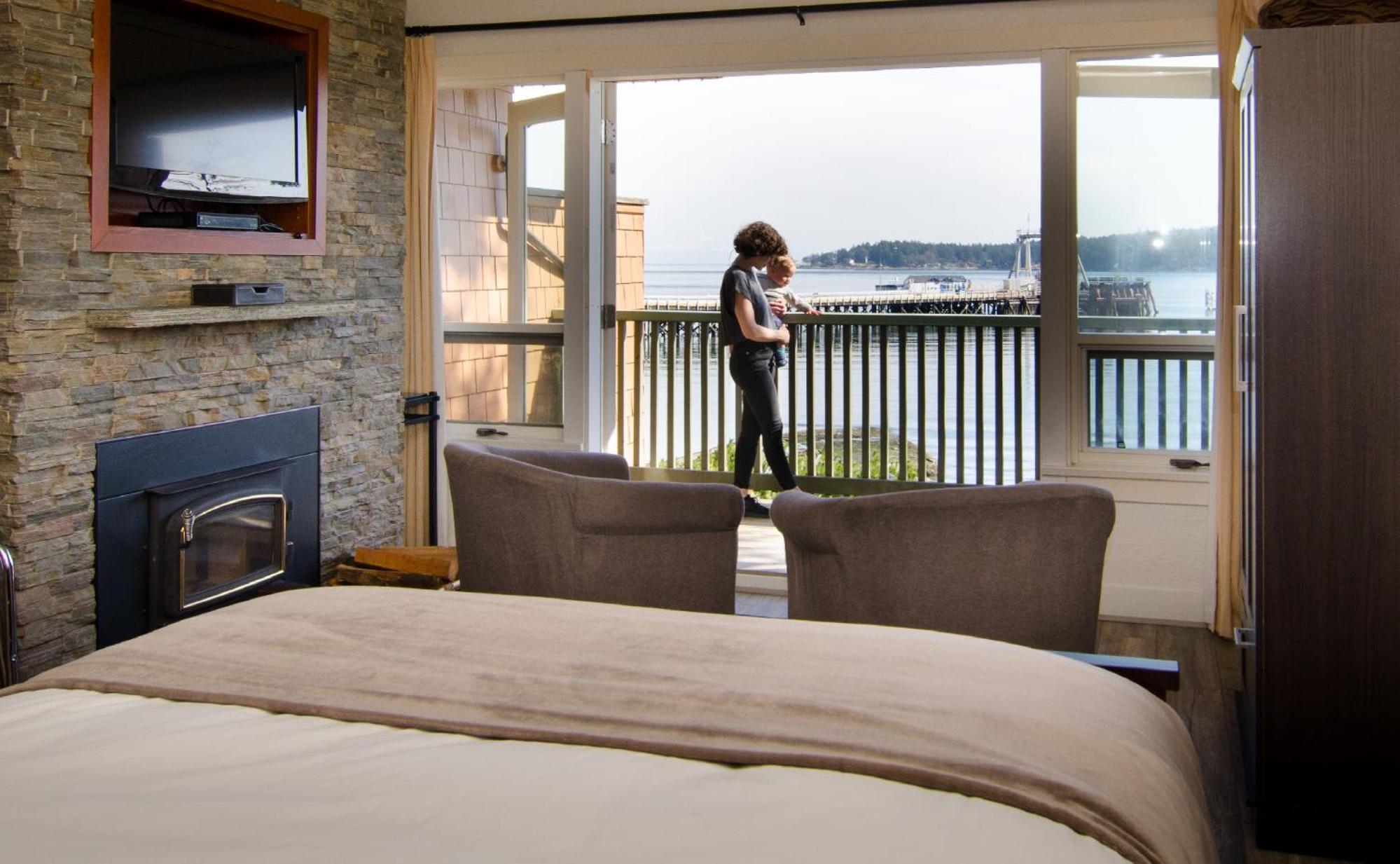 Queen Suite (Pet Friendly)
