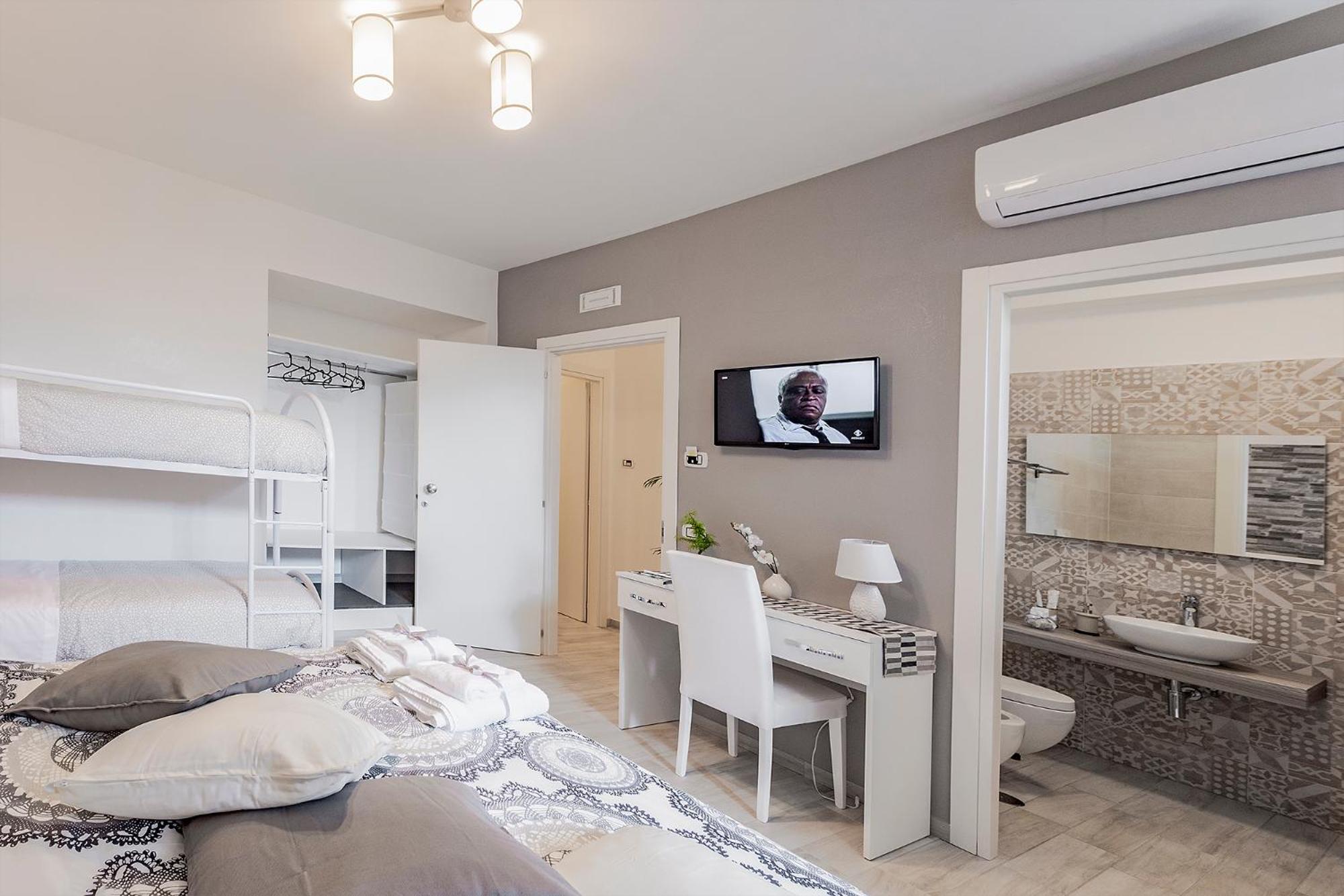 Luxury Quadruple Room - Photo 2