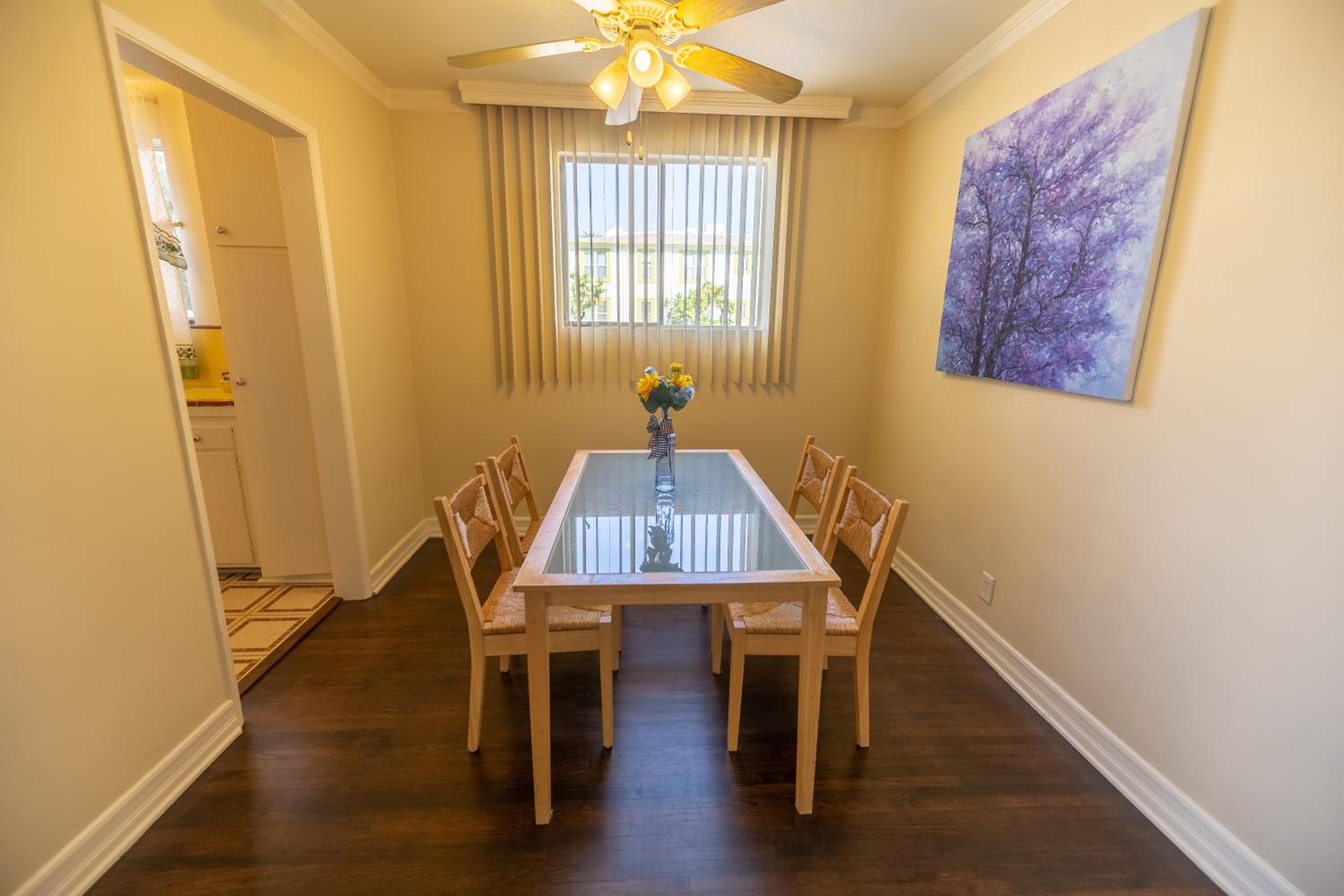 Courtyard King Suite photo 2