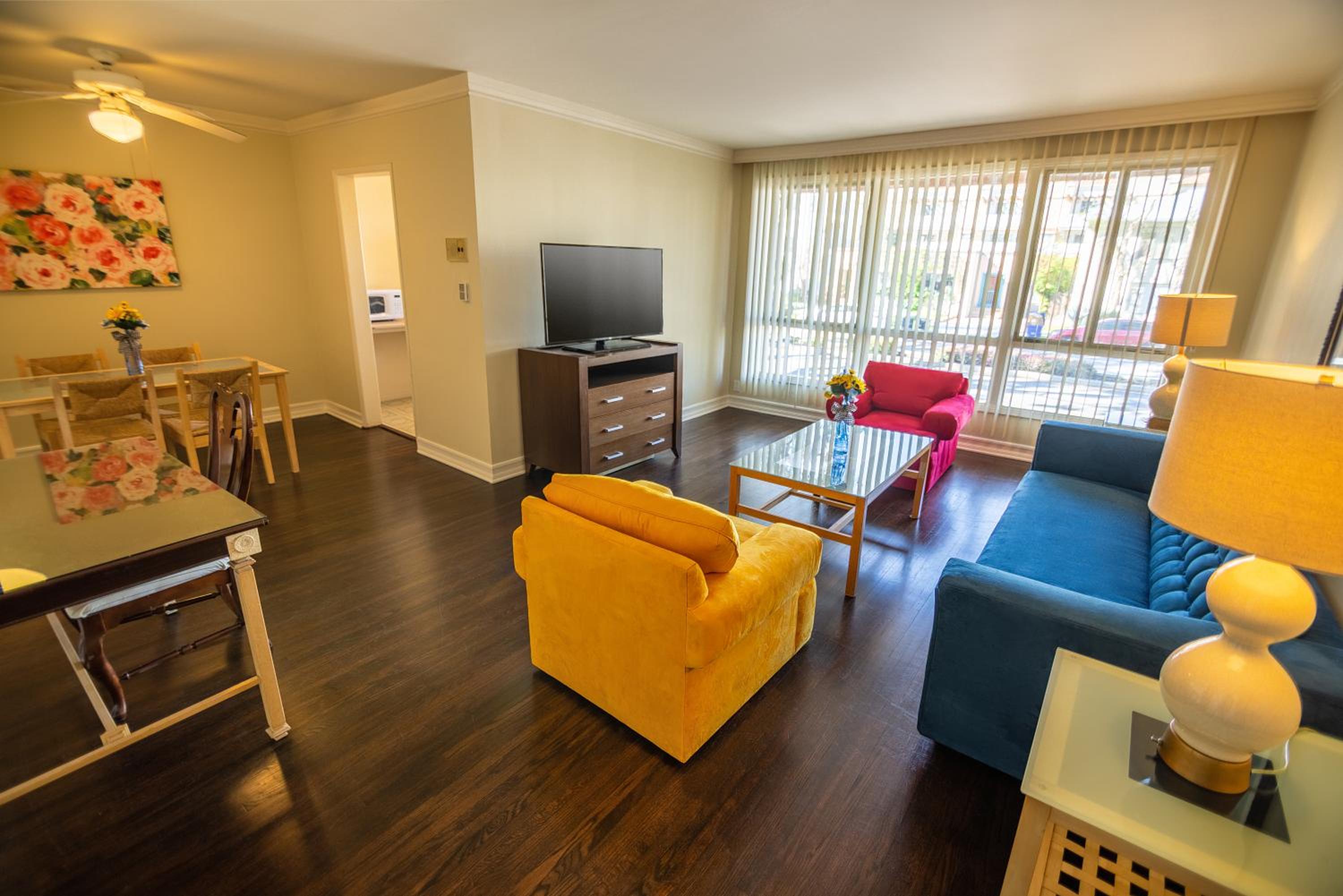 King Suite with Balcony photo 2