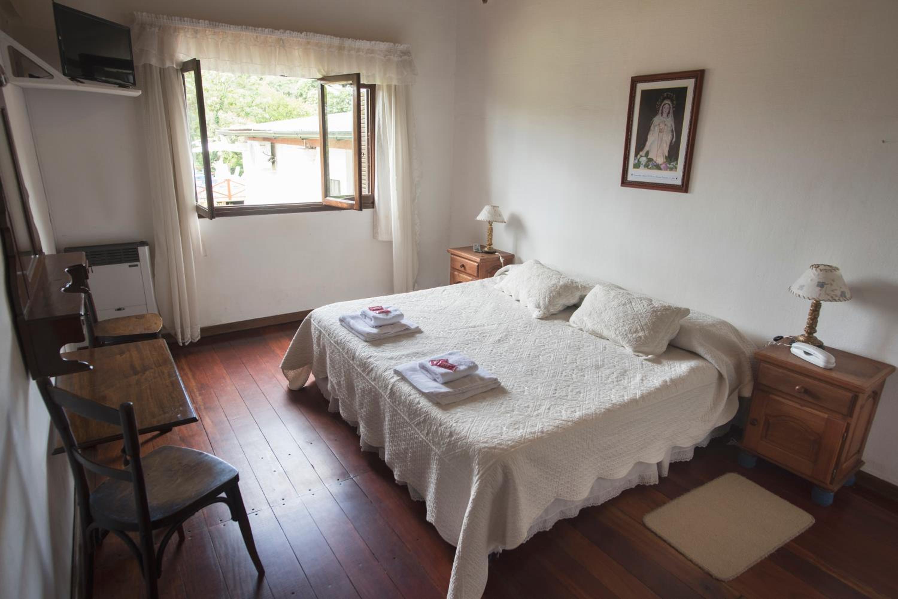 Standard Double Room photo 3