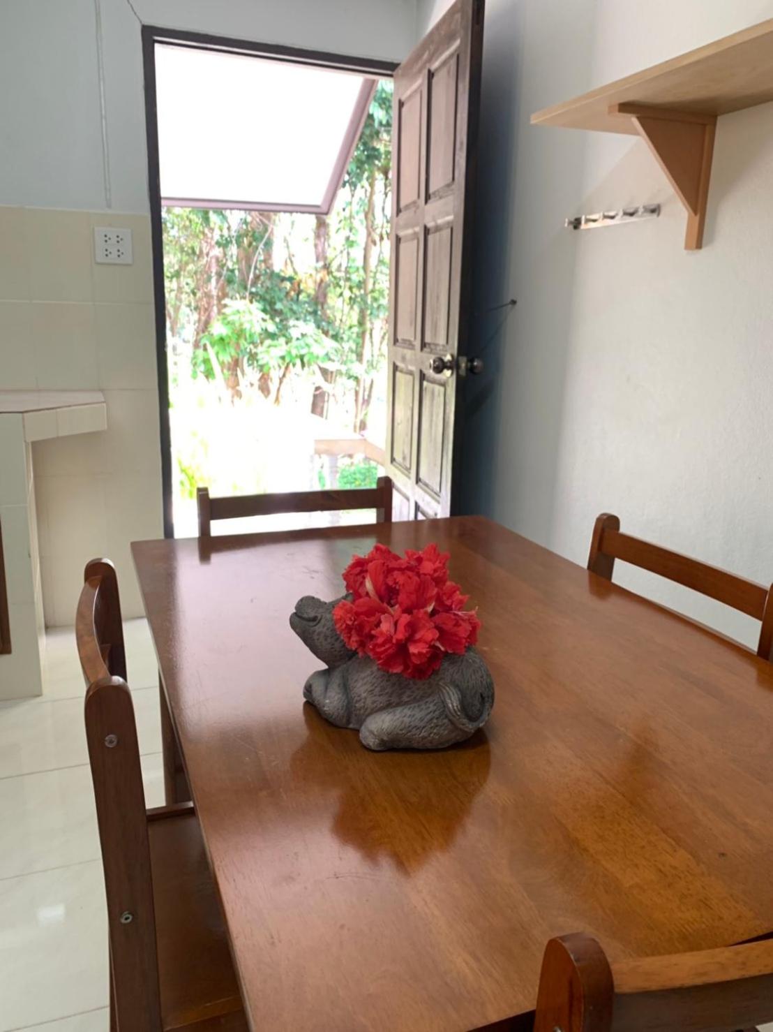 One-Bedroom House - Photo 13