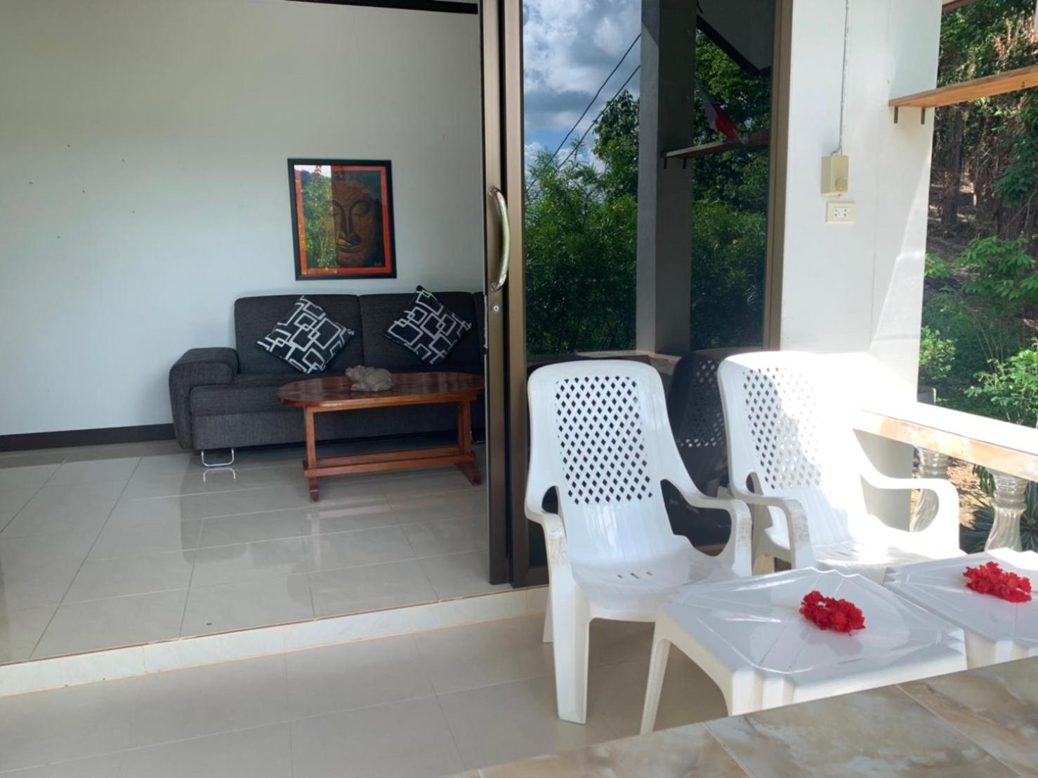 One-Bedroom House - Photo 11