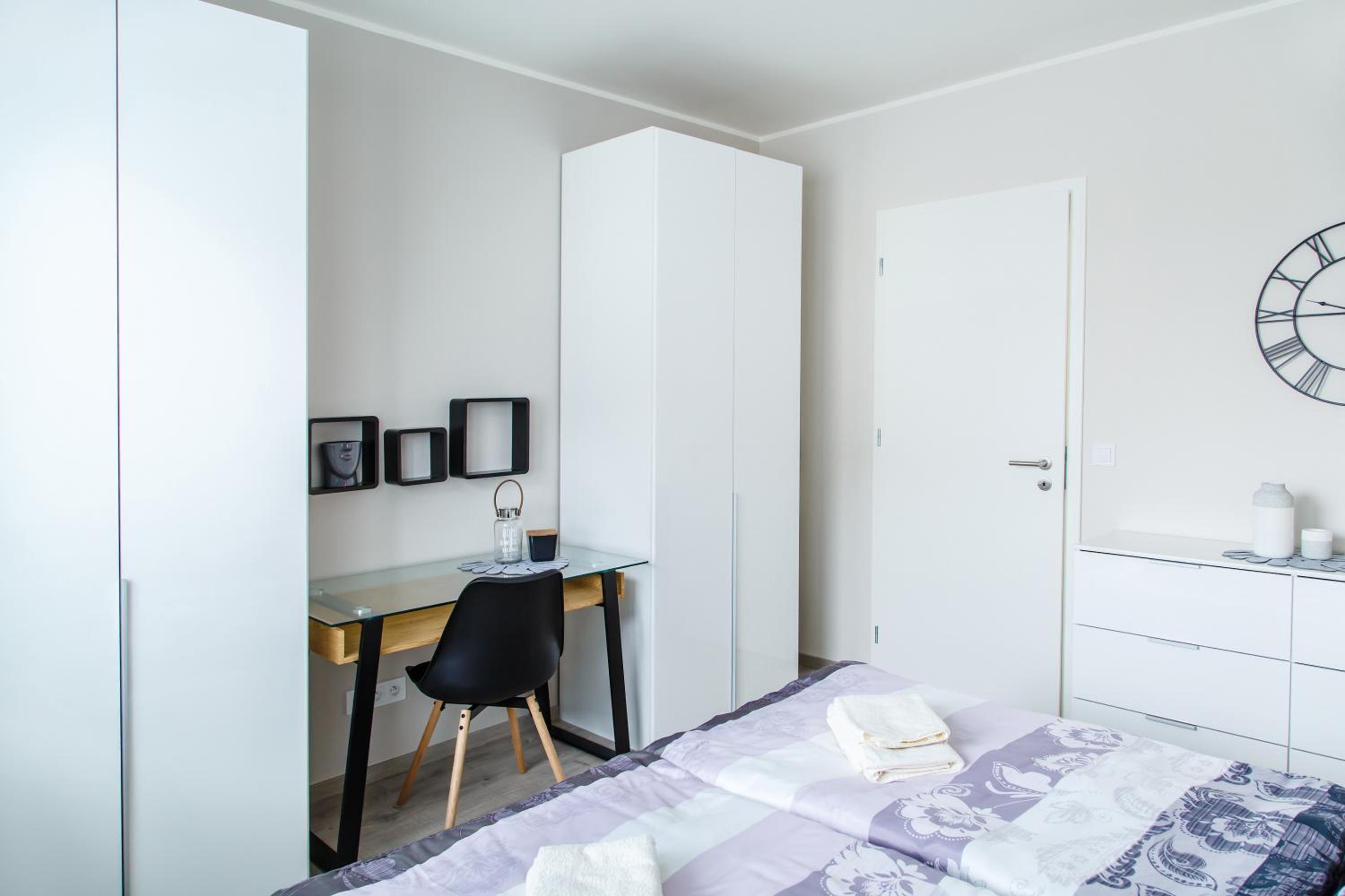 One-Bedroom Apartment photo 3