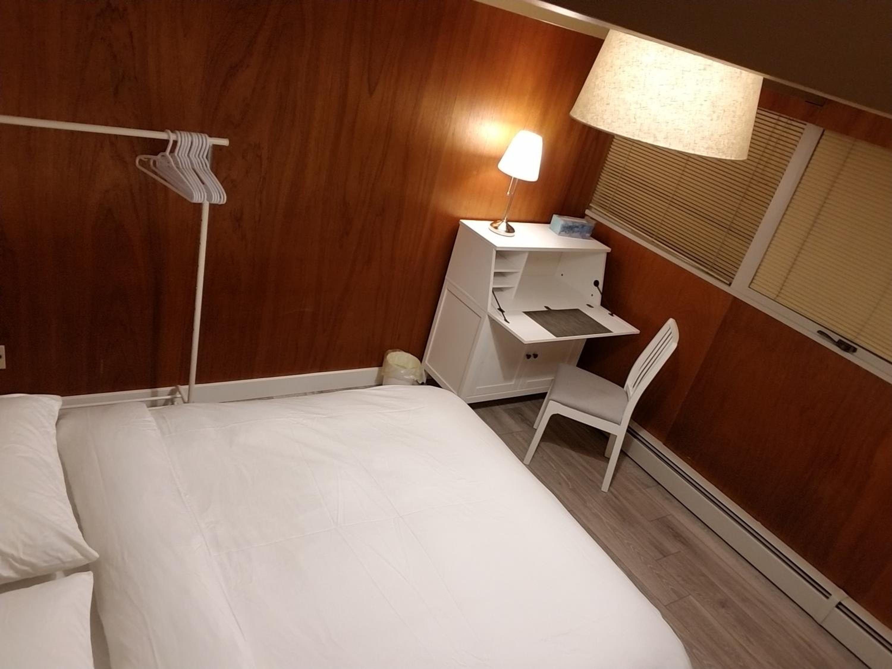 Double Room with Shared Bathroom photo 2