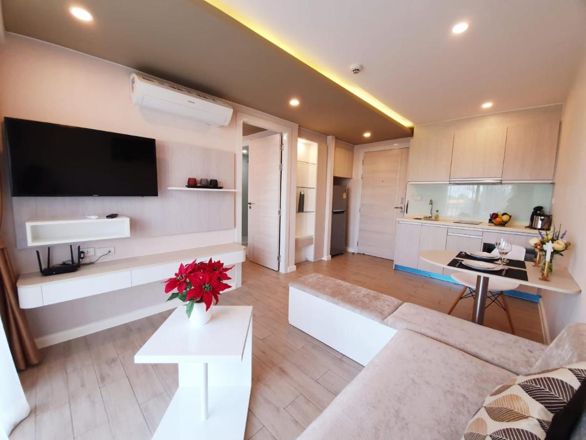 Apartment with Garden View photo 2