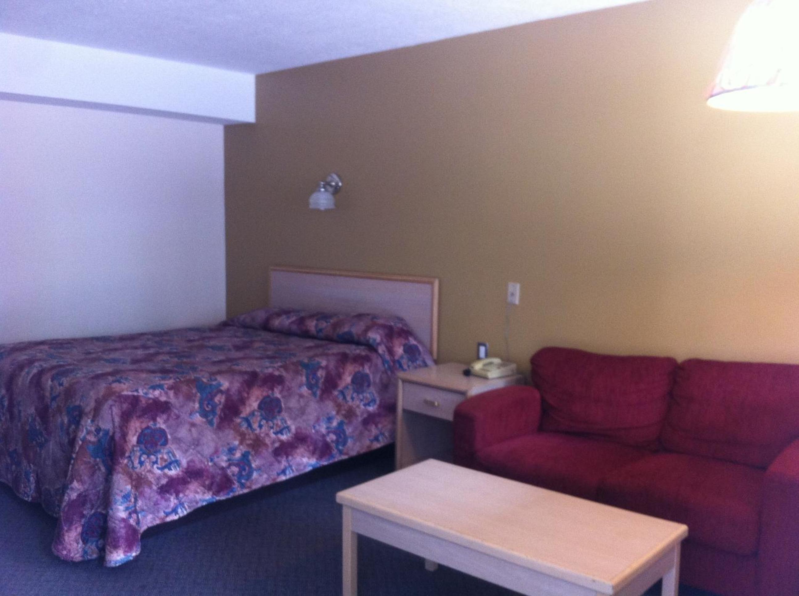 Queen Room - Non-Smoking photo 1