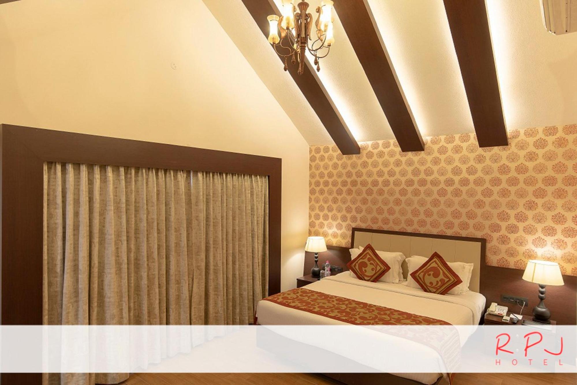 Junior Suite with Balcony photo 2