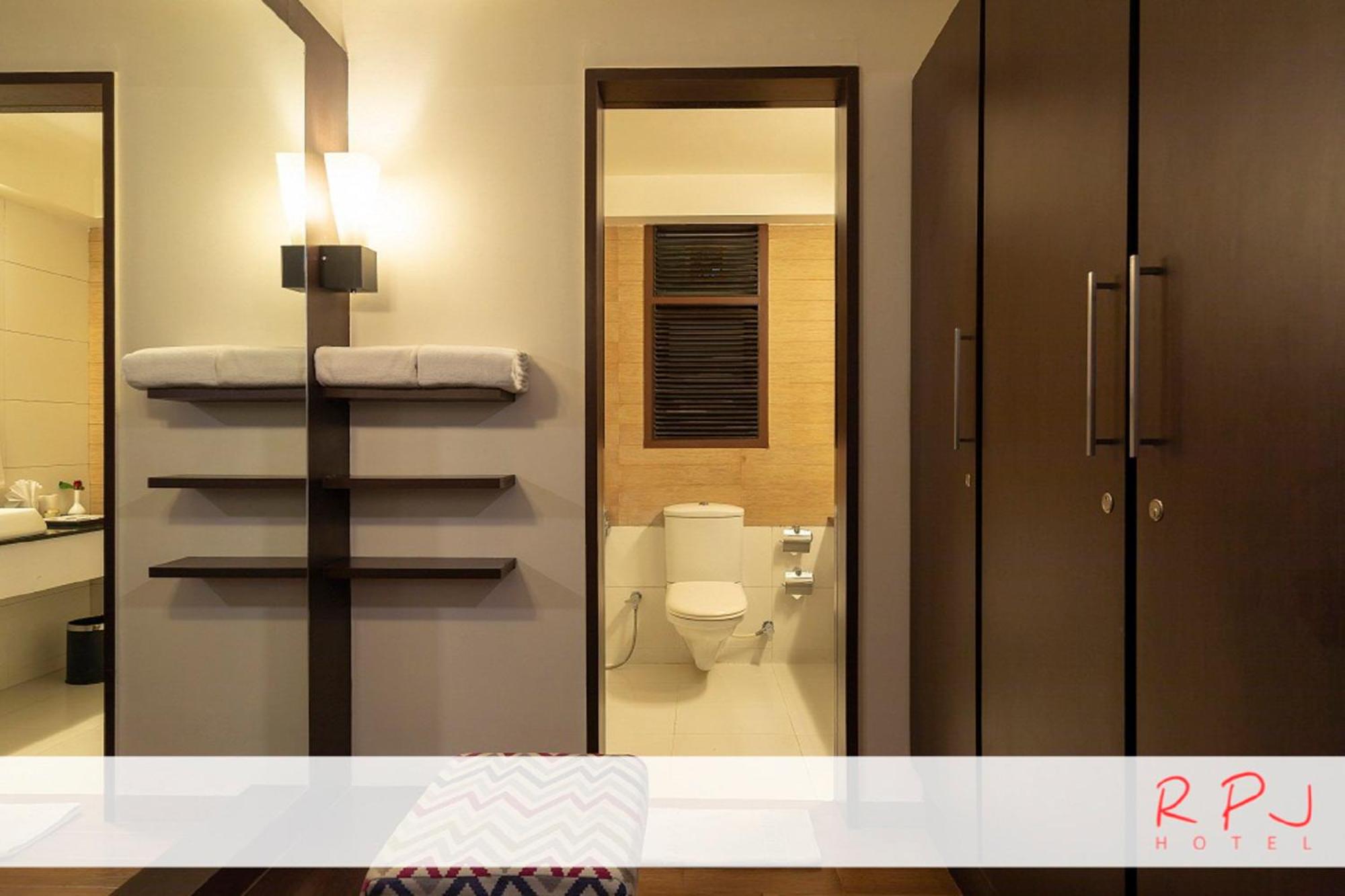Executive Room - Photo 5