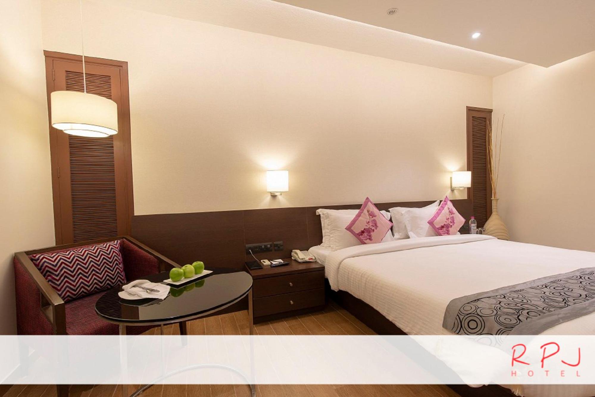 Executive Room - Photo 3