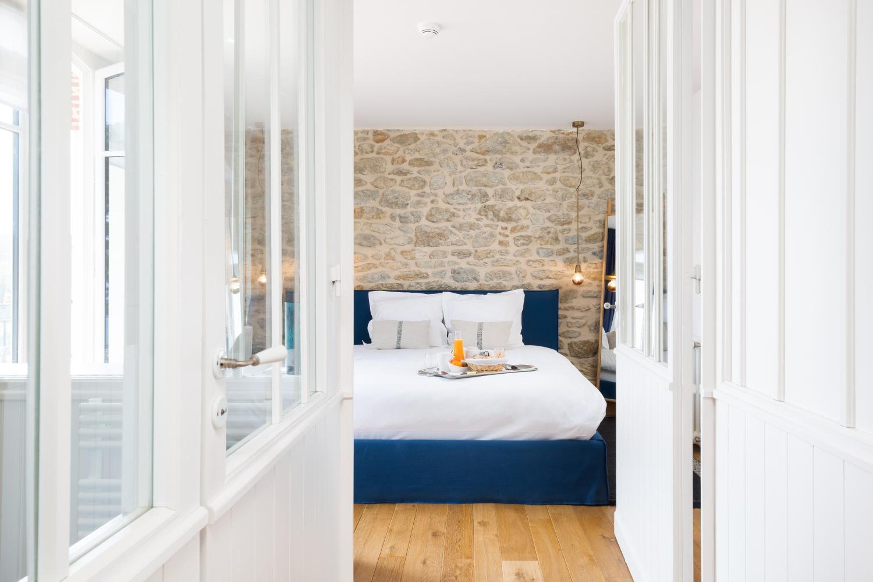 Deluxe Family Suite with Balcony