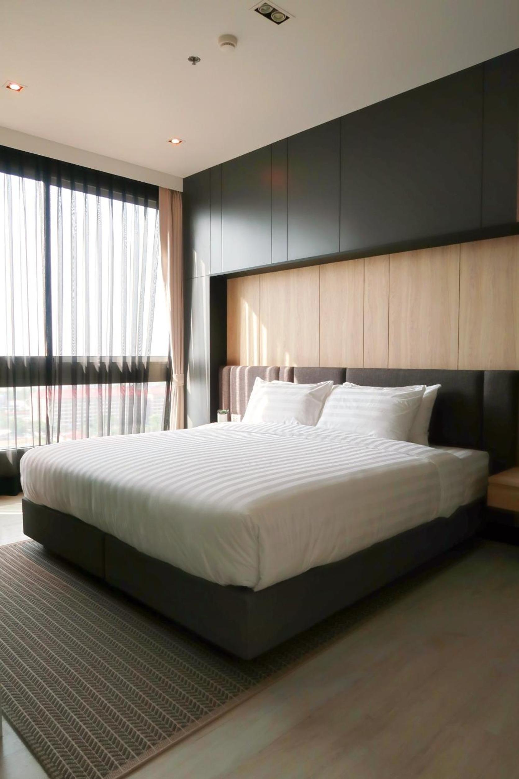 King Room with Two King Beds - Photo 21