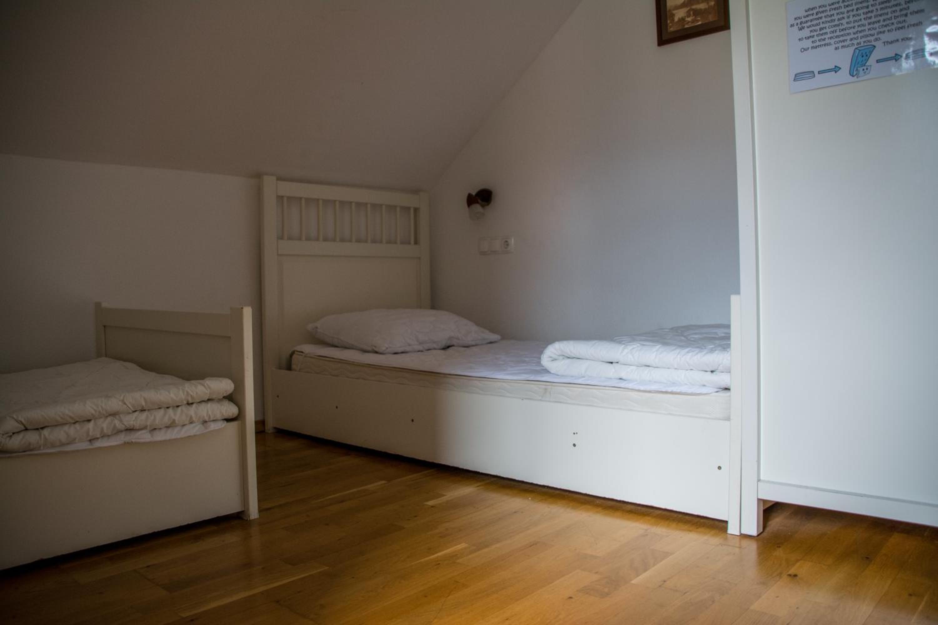 Twin Room with Shared Bathroom photo 1