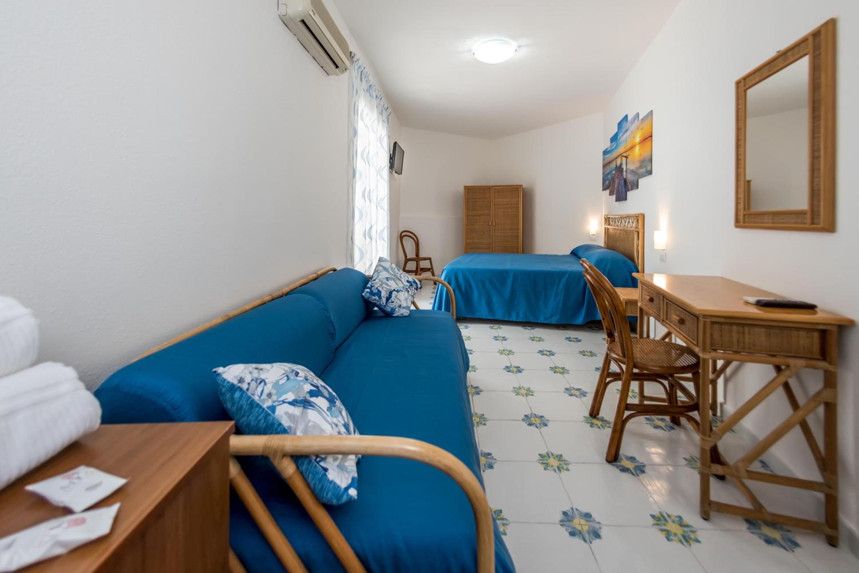 Triple Room with Terrace