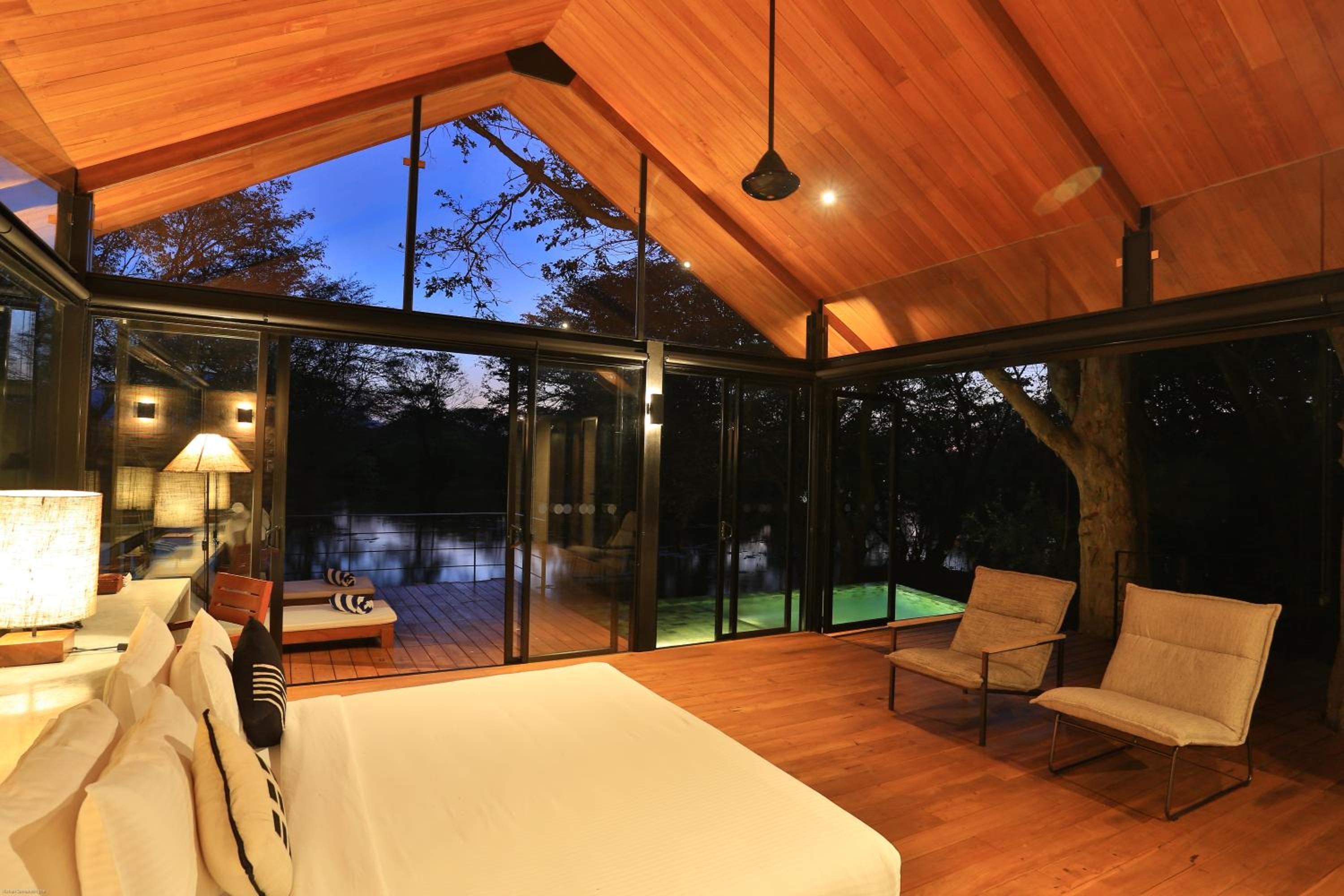 Karanda - Water Chalet with Plunge Pool (10% off on food)