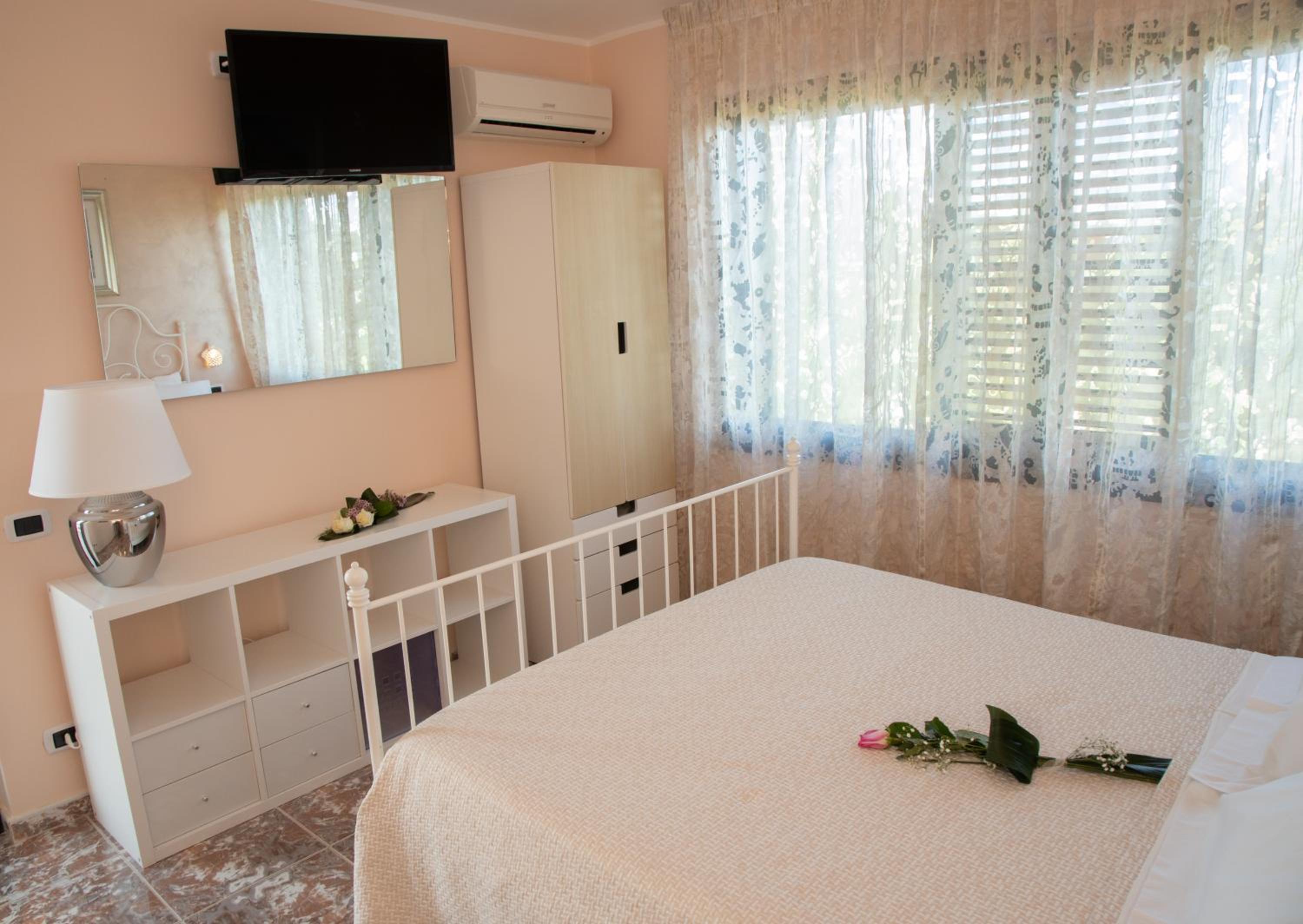 Two-Bedroom Suite - Photo 9