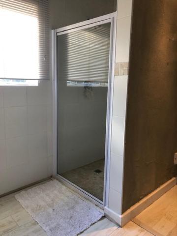 Deluxe Double Room with Shower - Photo 6