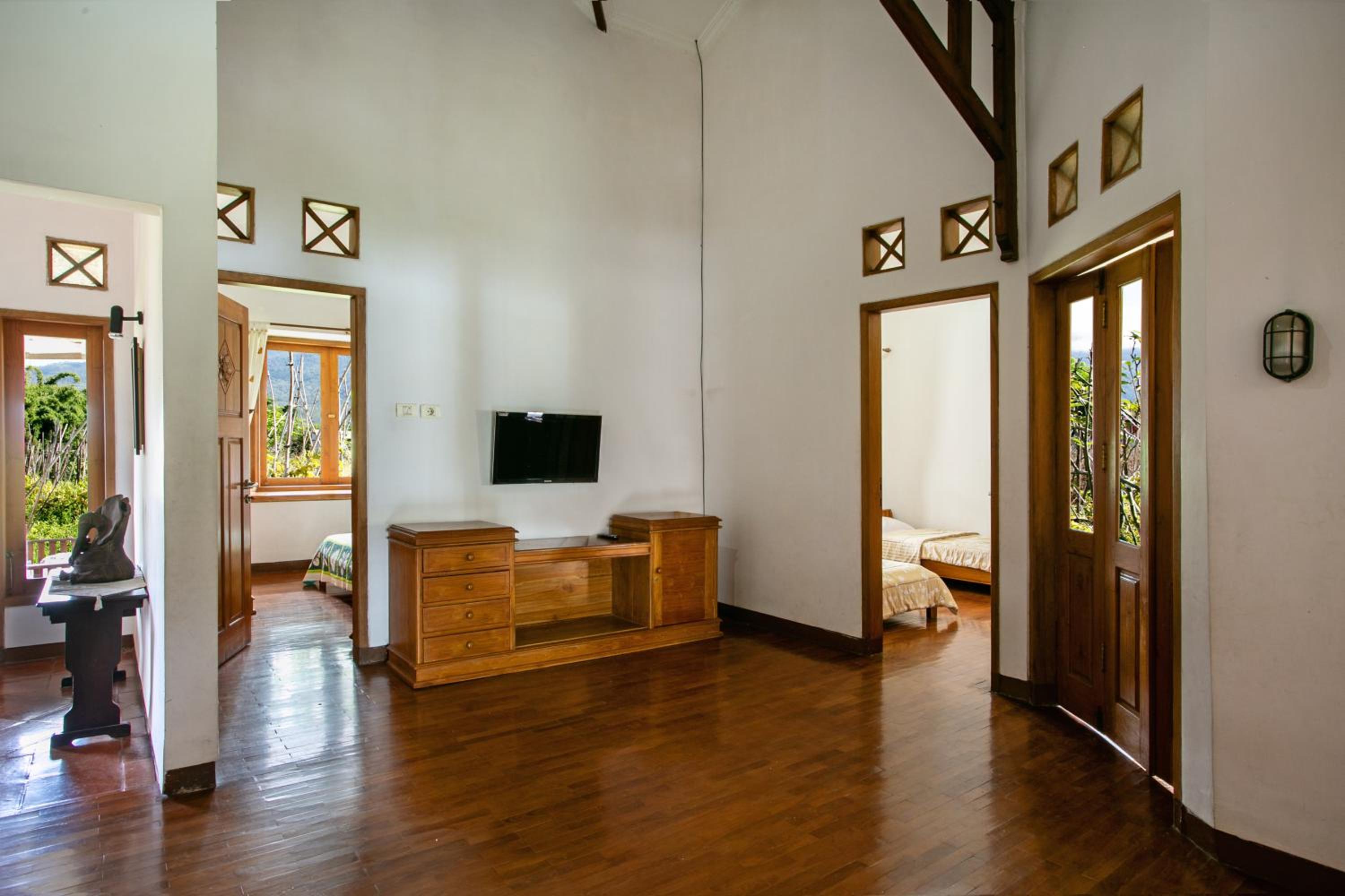 Three-Bedroom House photo 1