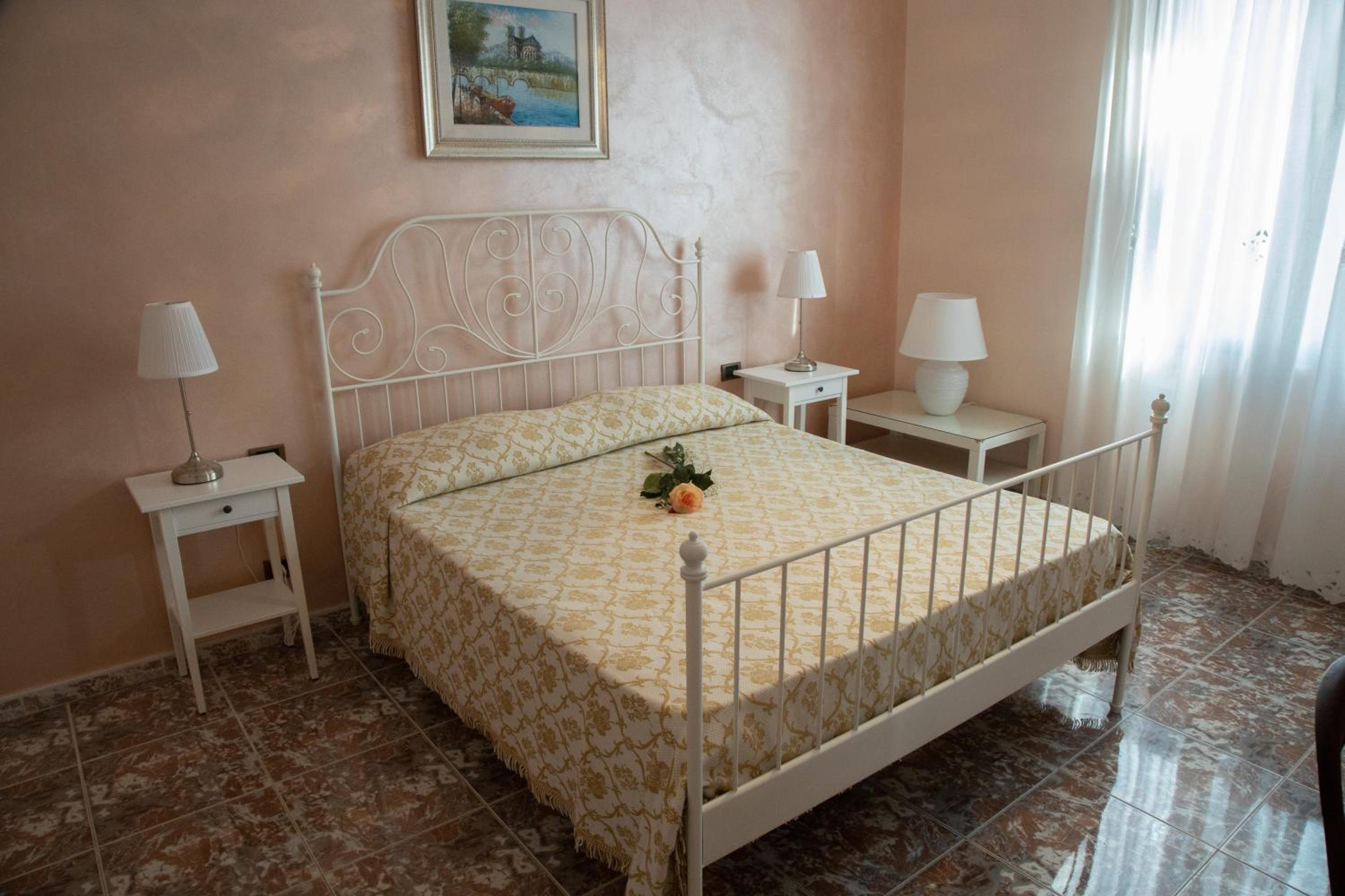King Room with Garden View - Photo 9