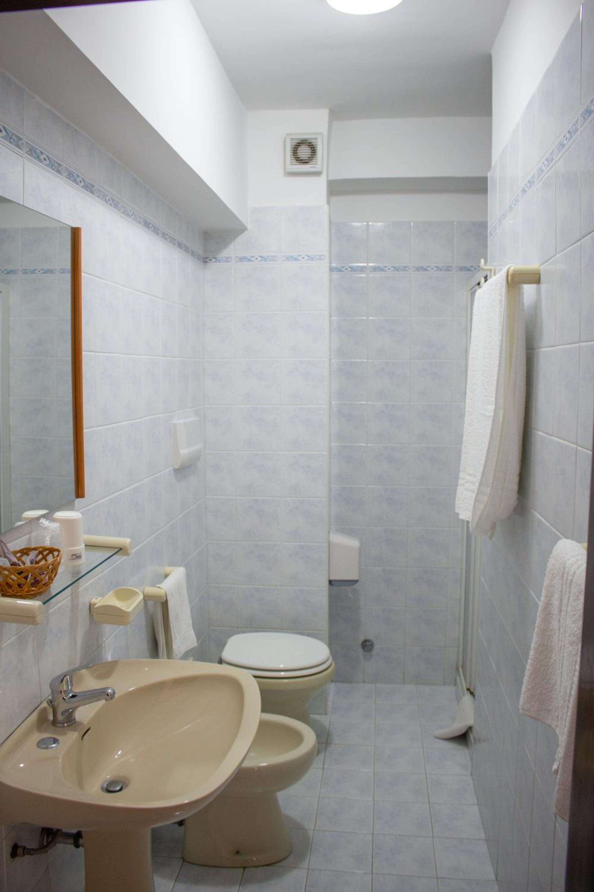 Economy Double Room photo 2