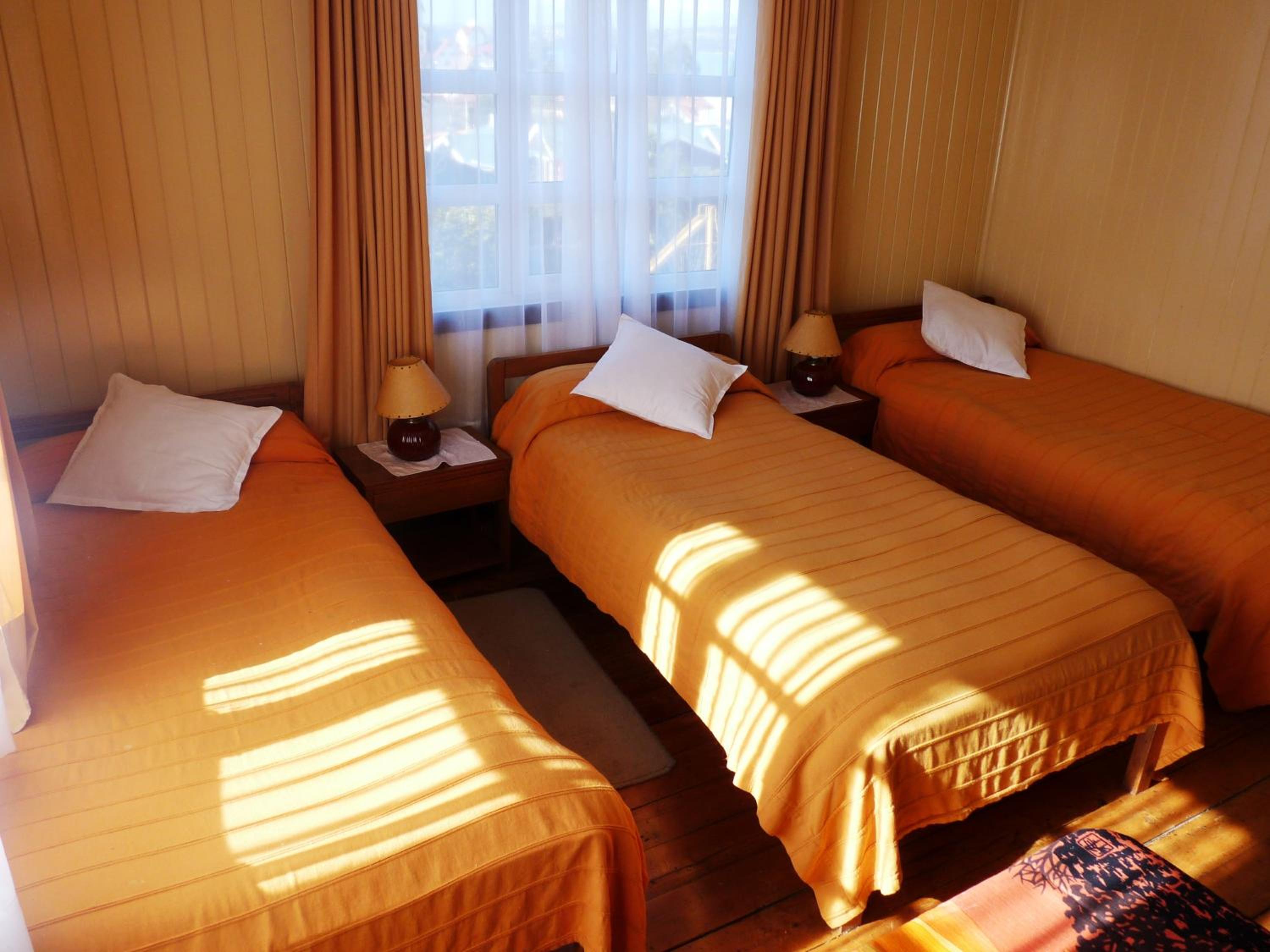 Triple Room with Single Beds photo 2