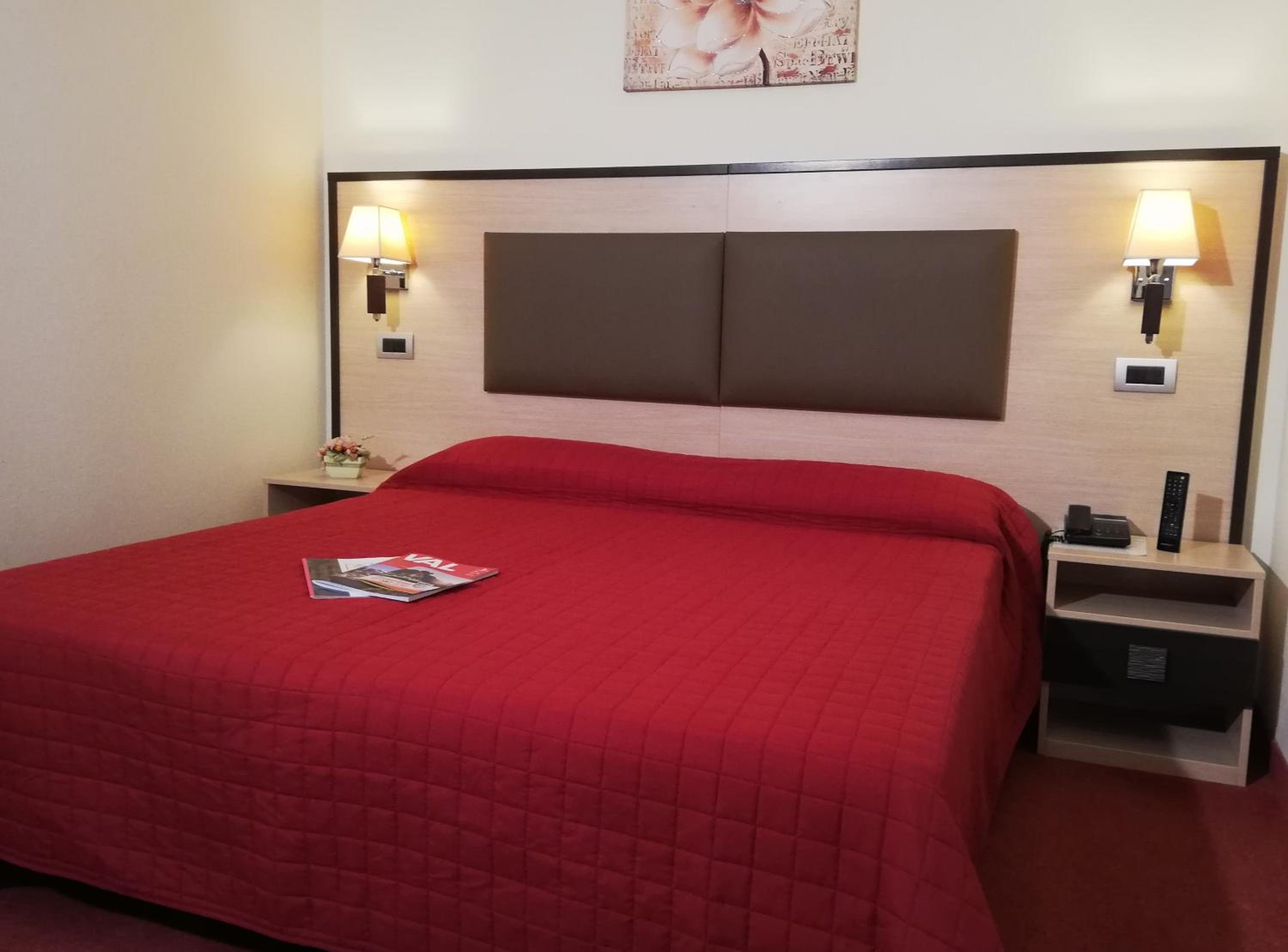 Double Room with Balcony and Mountain View - Photo 1