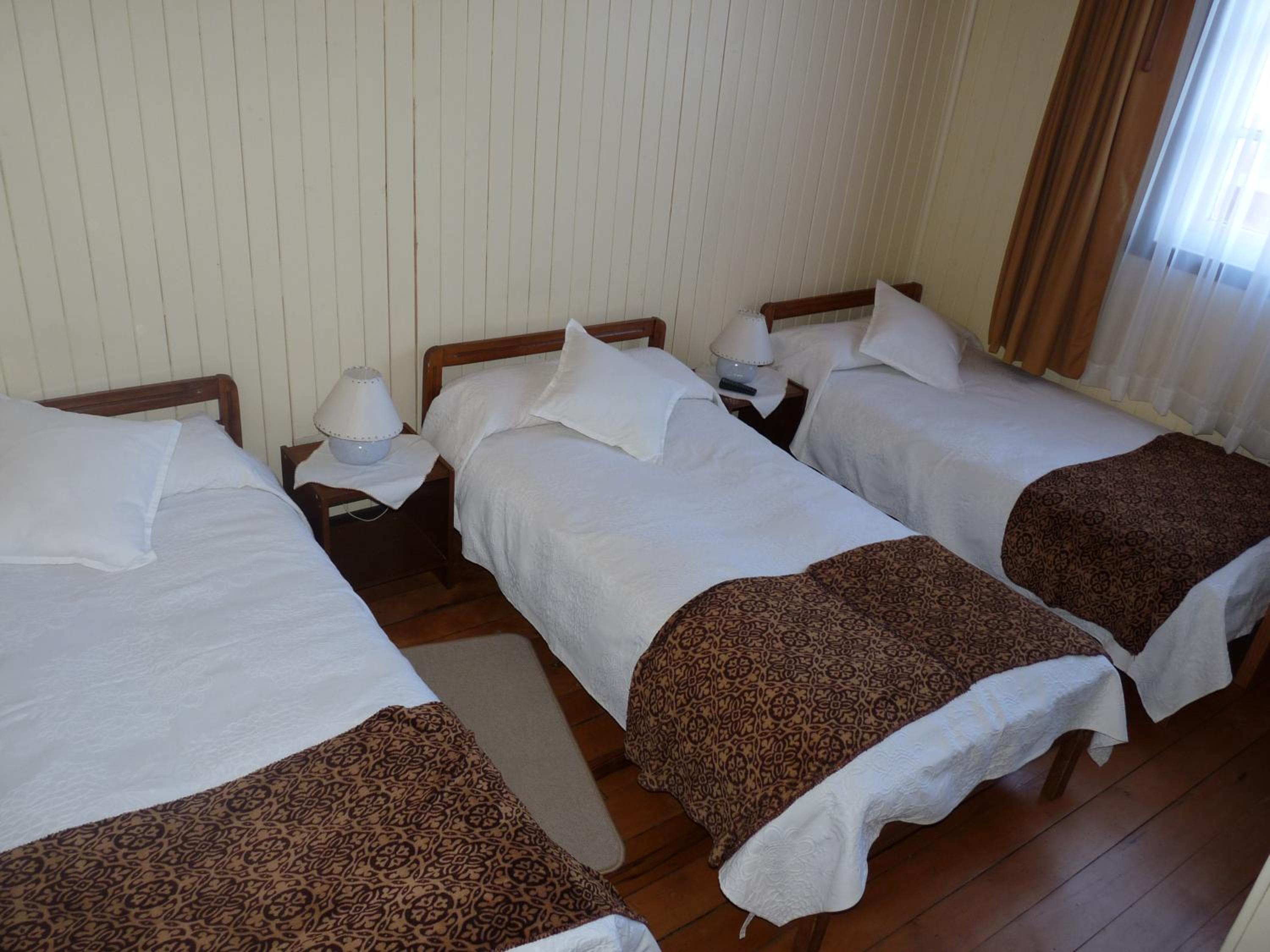 Triple Room with Single Beds photo 1