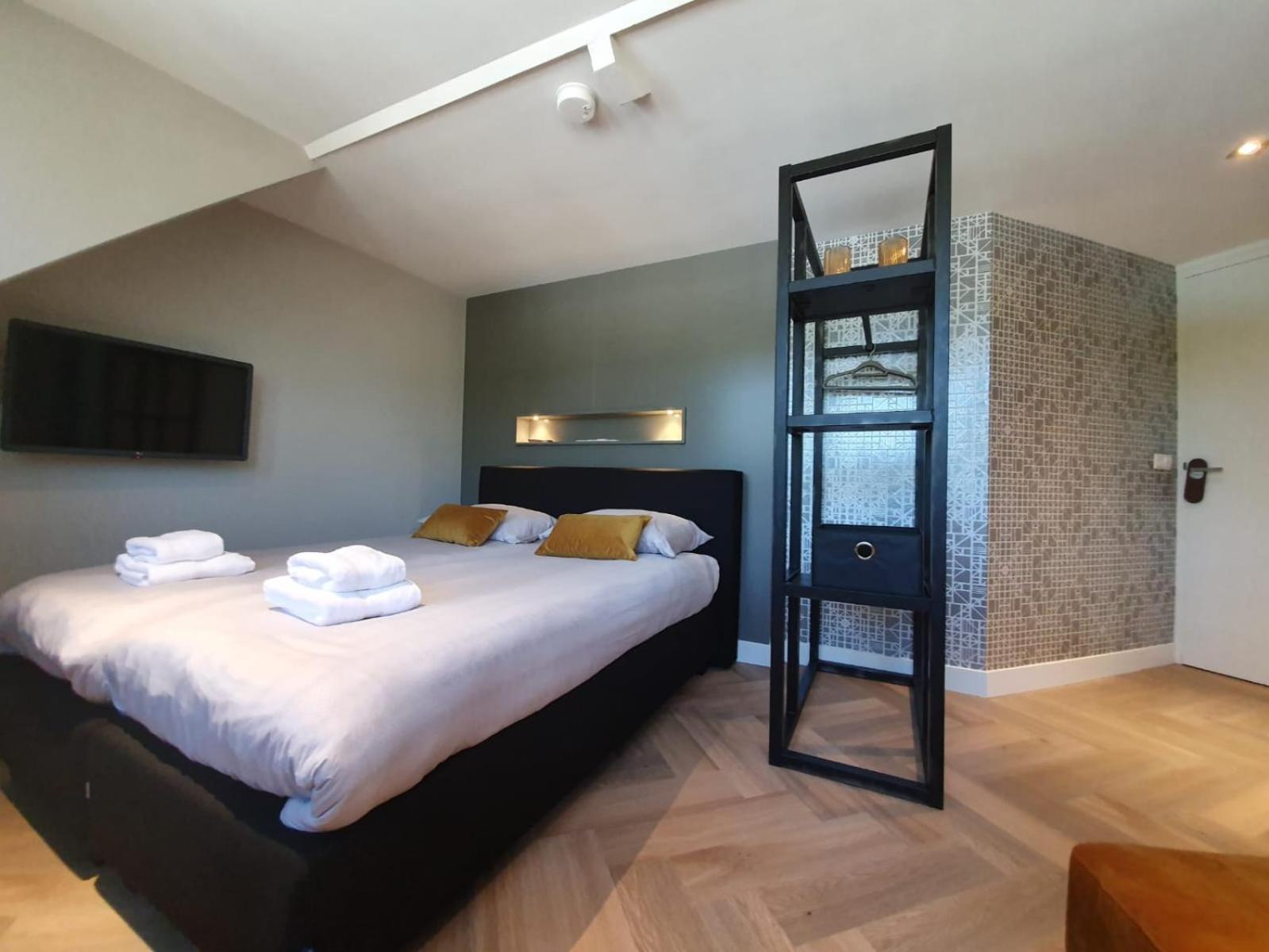 Standard Twin Room - Photo 5