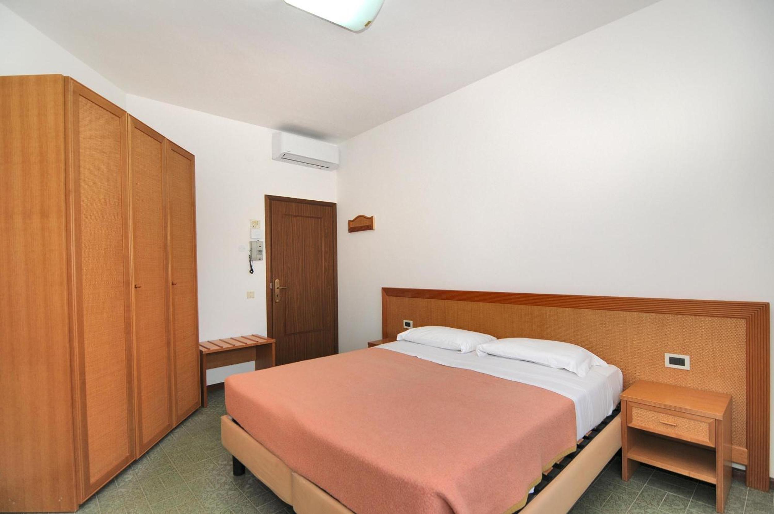 Economy Double or Twin Room - Photo 1
